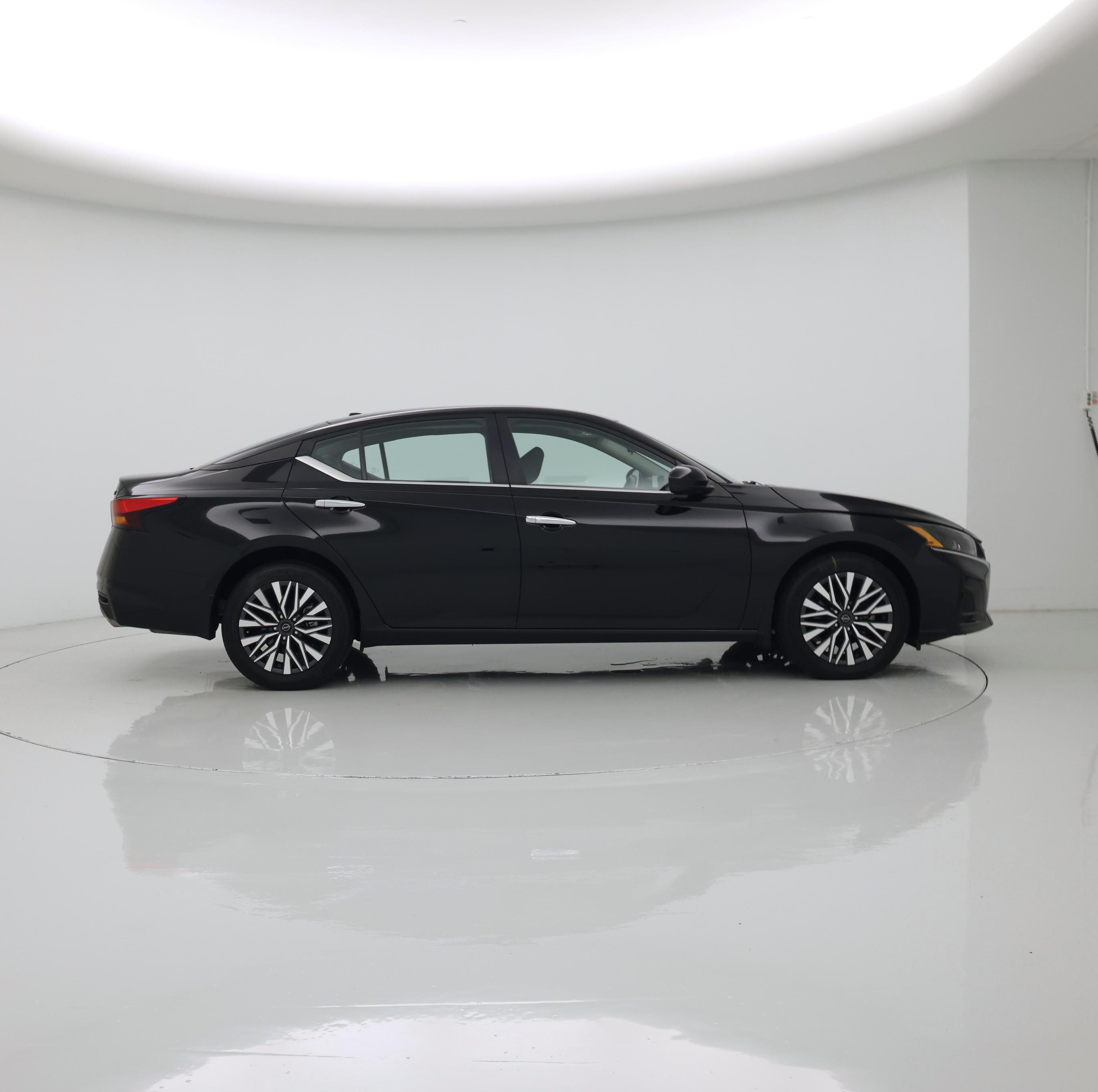 Thumbnail: 2024 Nissan Altima - 7