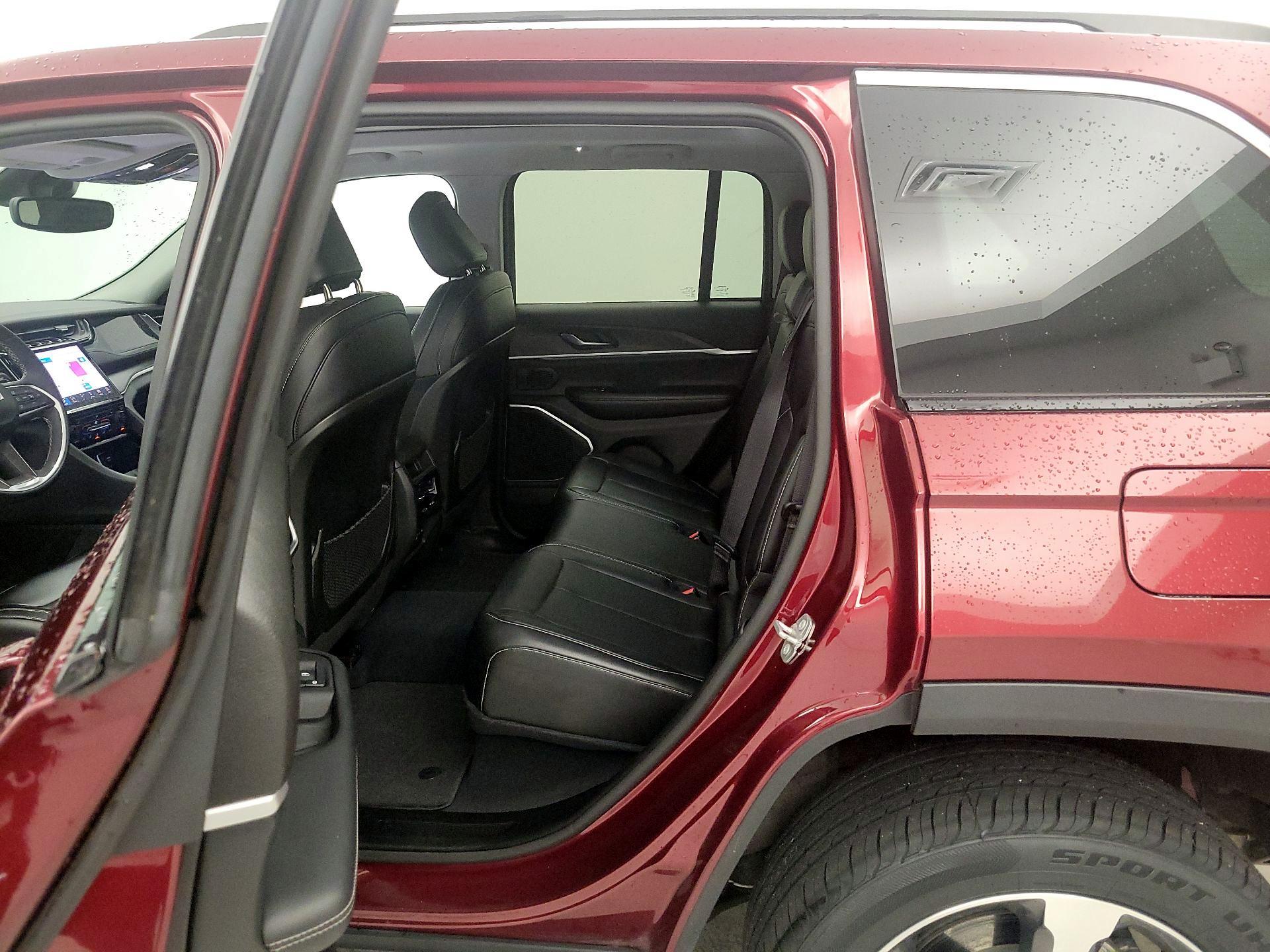 Thumbnail: 2023 Jeep Grand Cherokee - 17