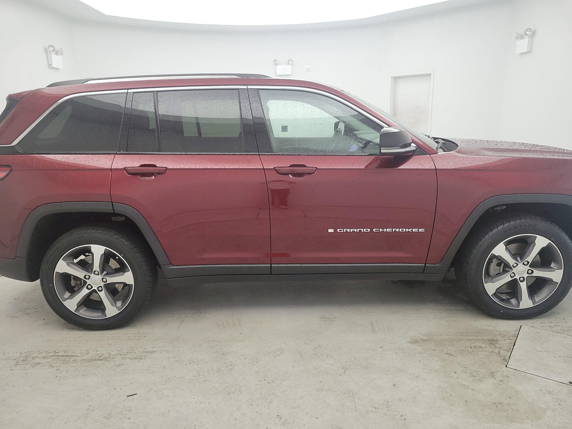 Thumbnail: 2023 Jeep Grand Cherokee - 4