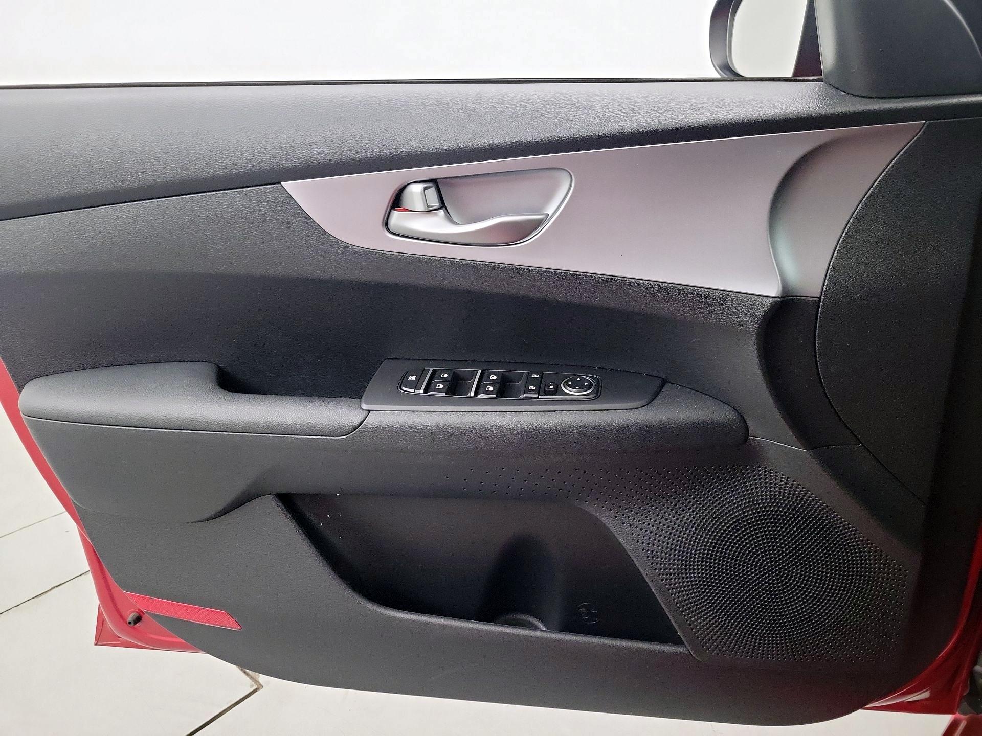Thumbnail: 2023 Kia Forte - 12