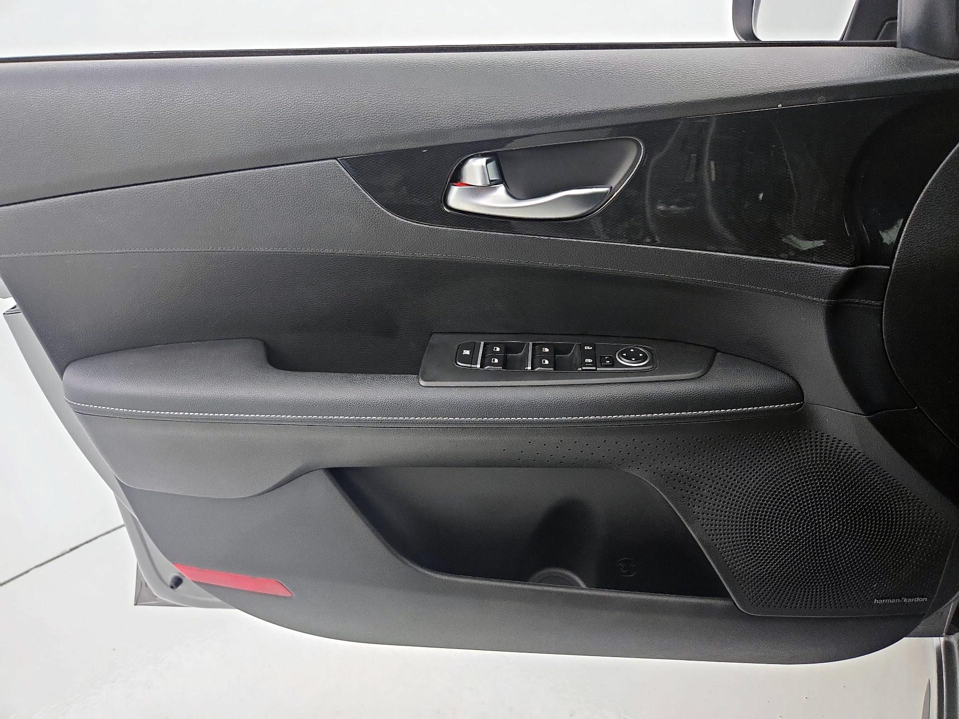 Thumbnail: 2023 Kia Forte - 12