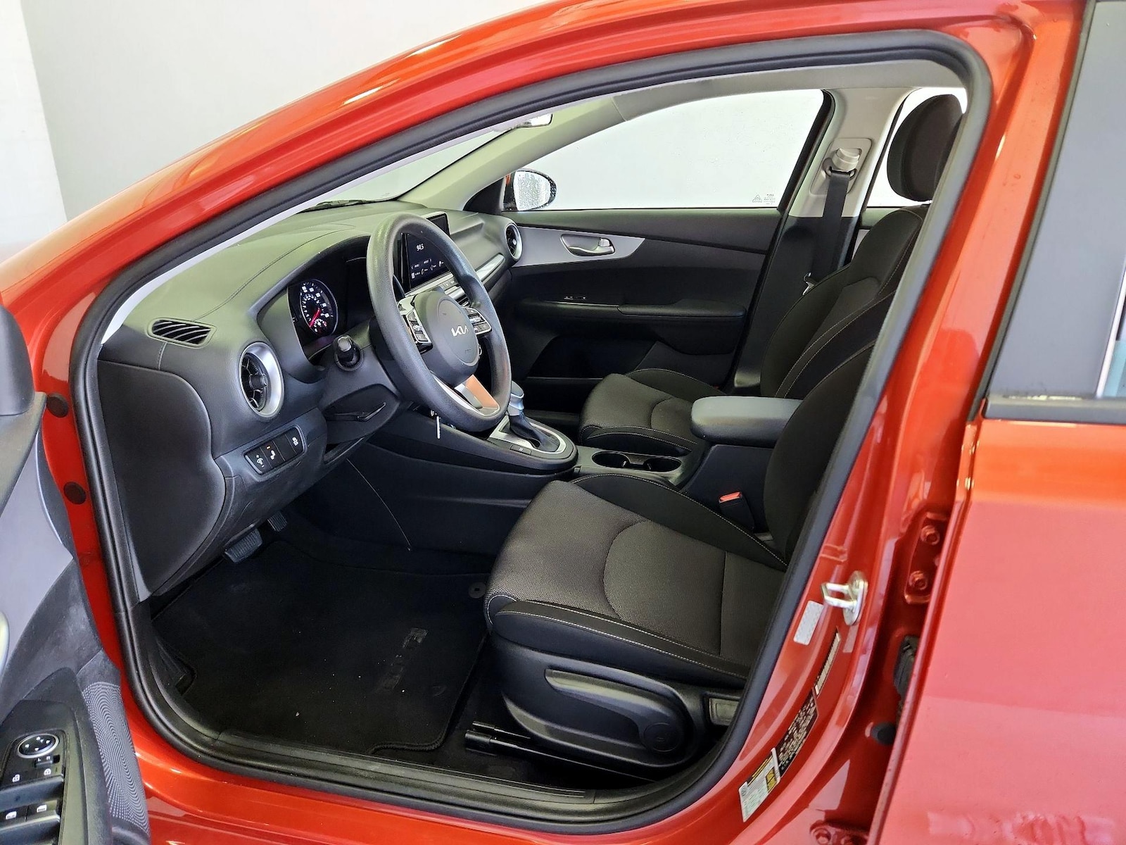 2023 Kia Forte LXS - Photo 12
