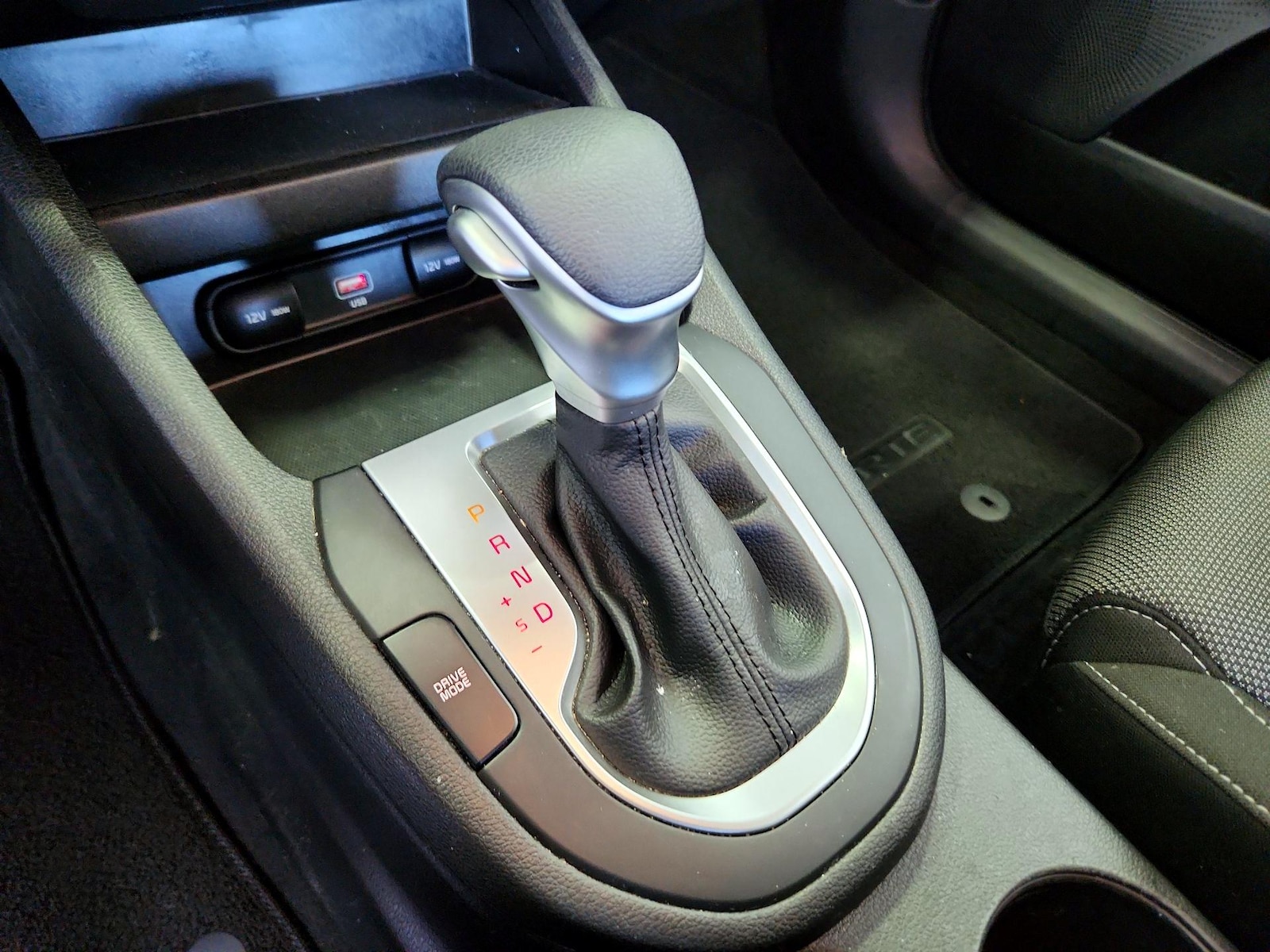 2023 Kia Forte LXS - Photo 18