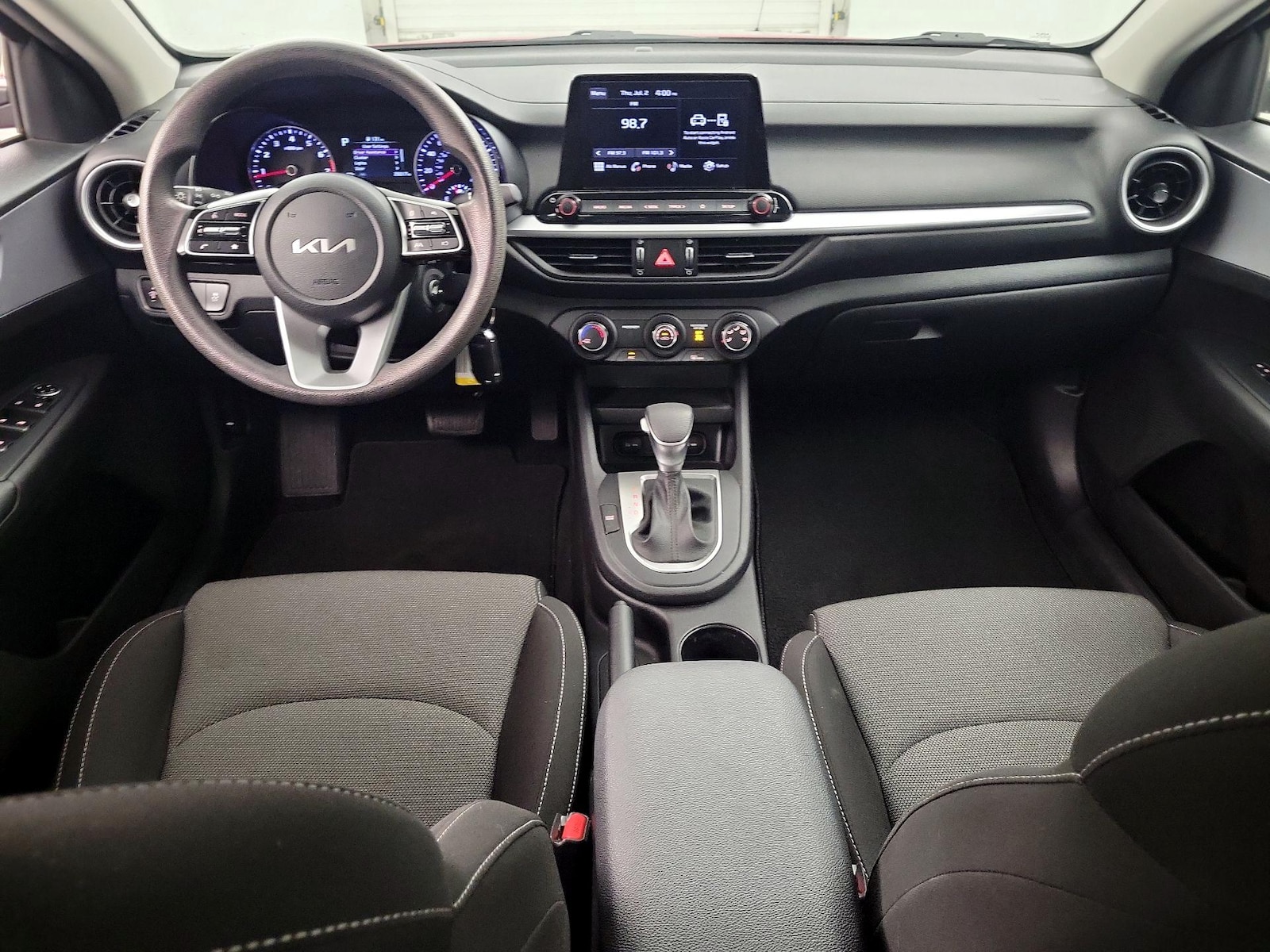 2023 Kia Forte LXS - Photo 10