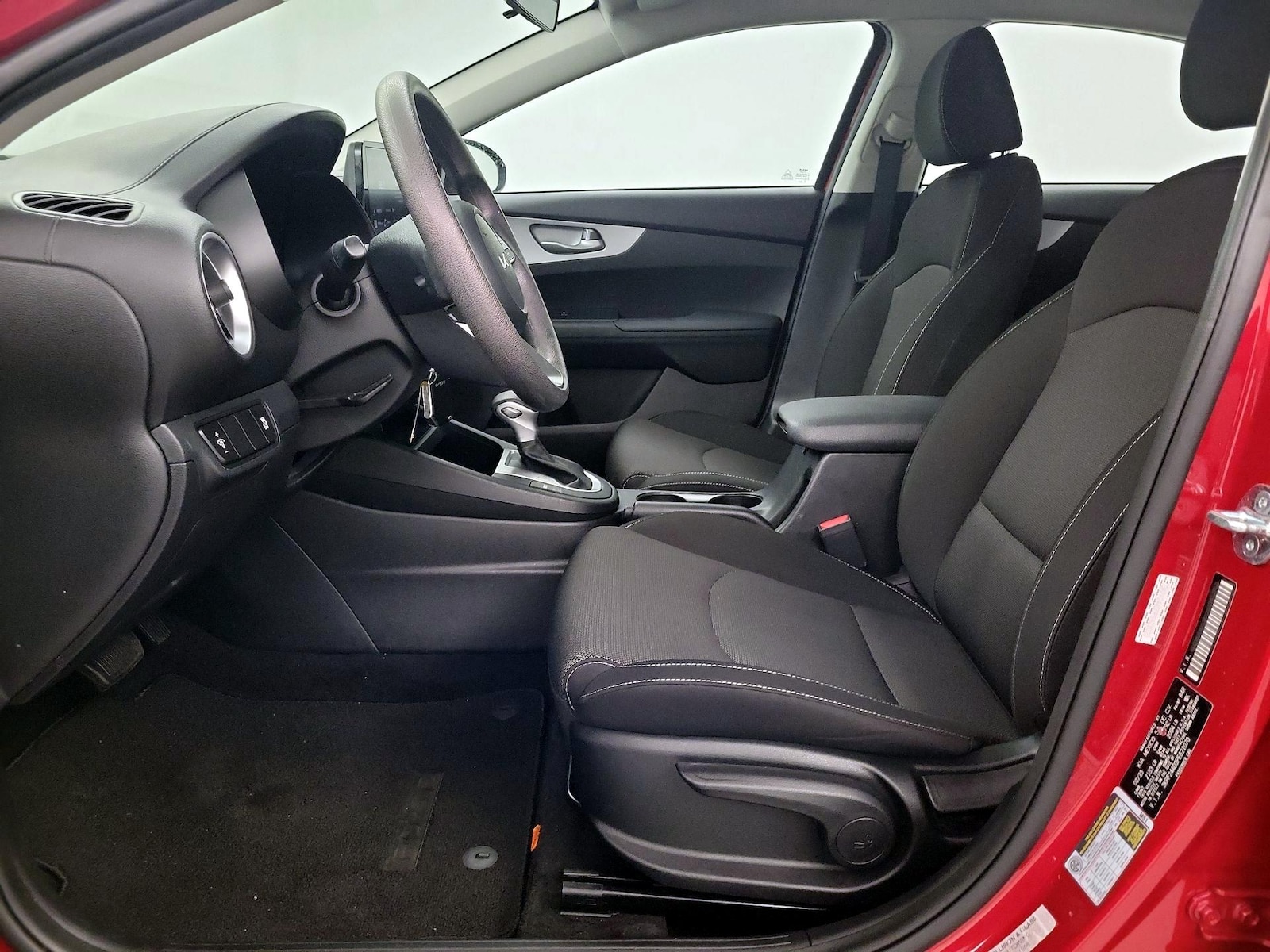 2023 Kia Forte LXS - Photo 12