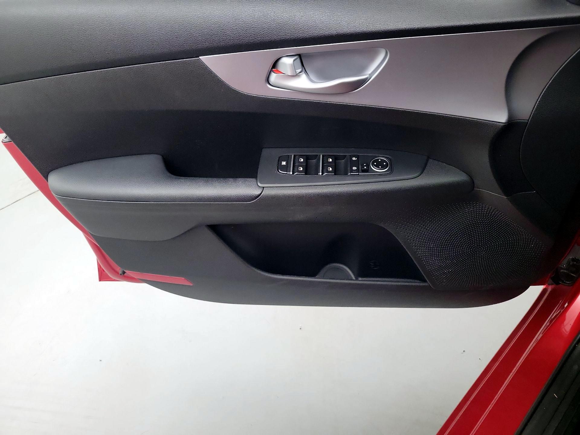 Thumbnail: 2023 Kia Forte - 12