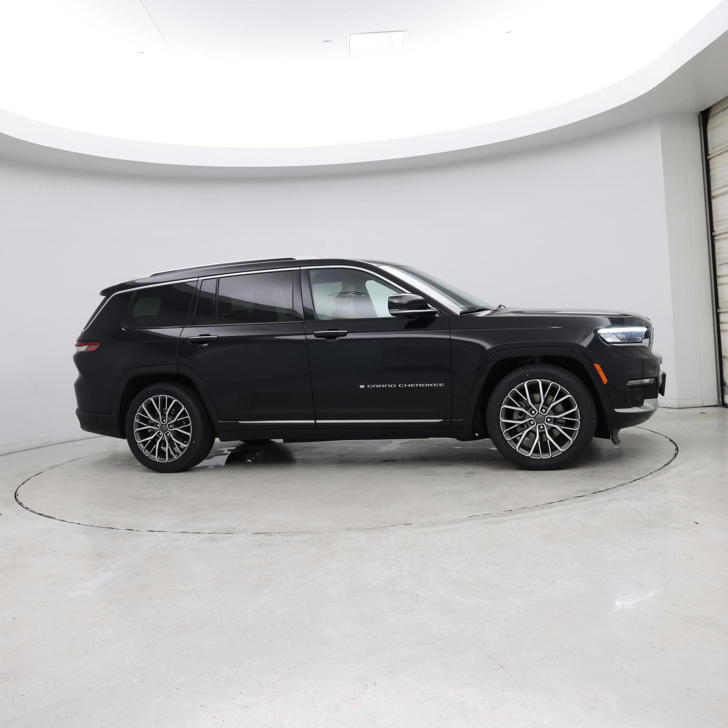 Thumbnail: 2023 Jeep Grand Cherokee L - 7