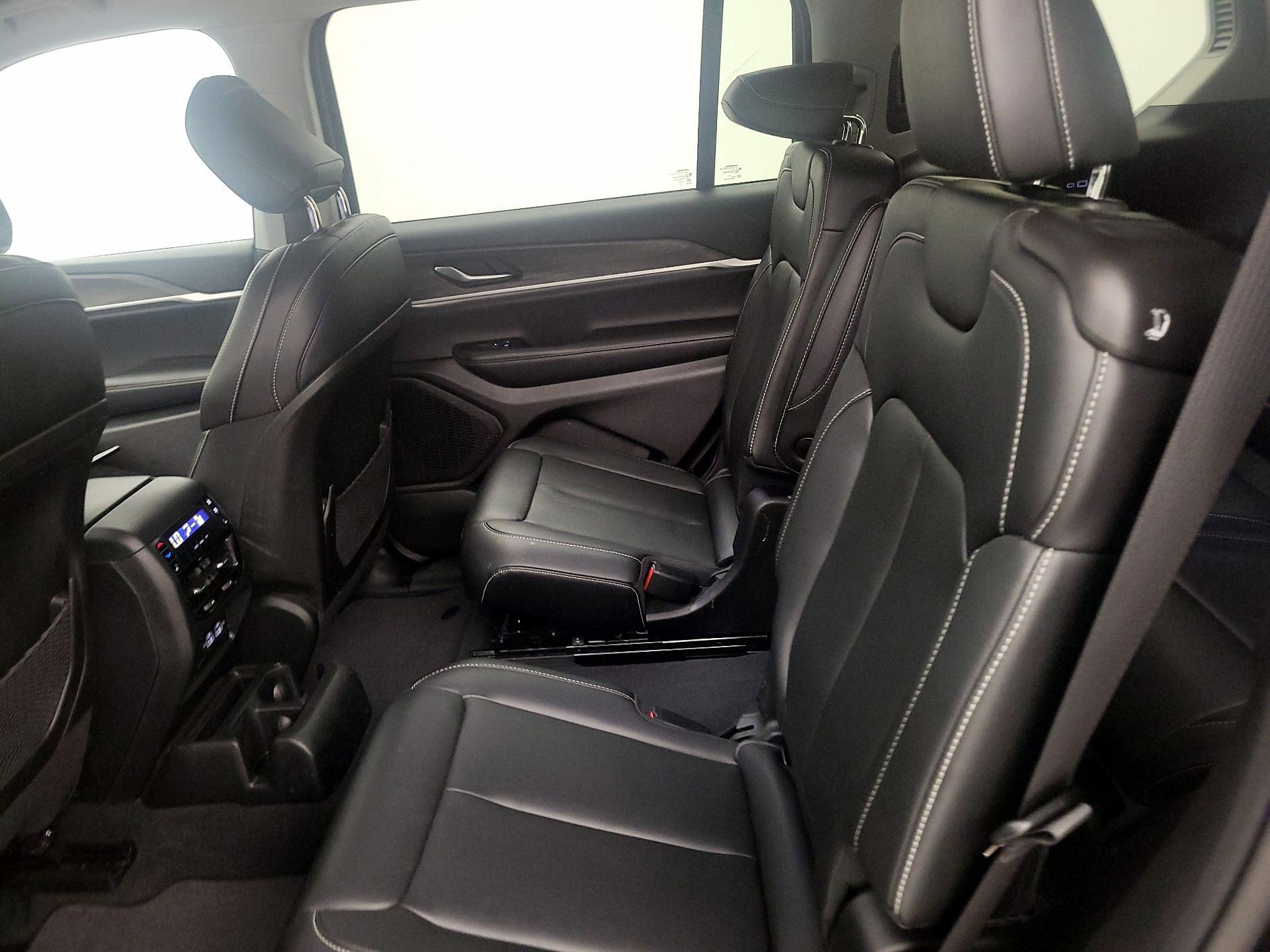 Thumbnail: 2023 Jeep Grand Cherokee L - 20