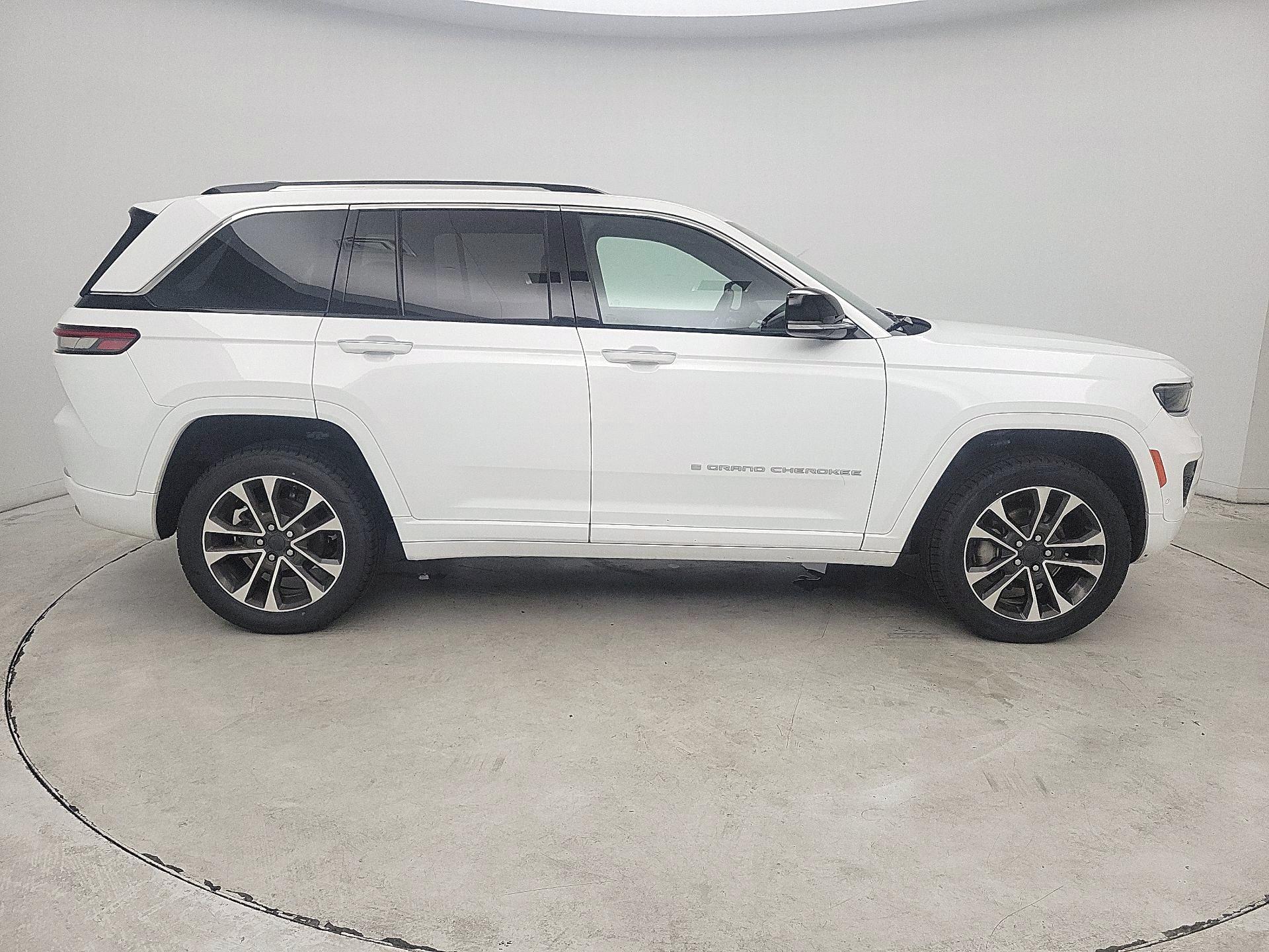Thumbnail: 2023 Jeep Grand Cherokee - 4