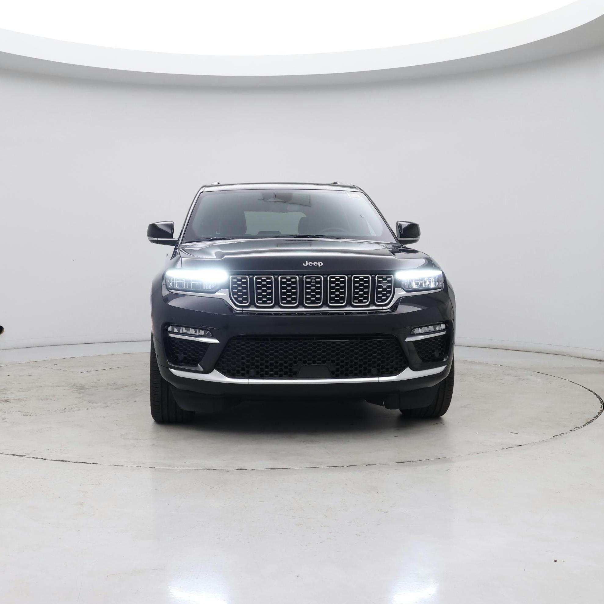 Thumbnail: 2023 Jeep Grand Cherokee - 4