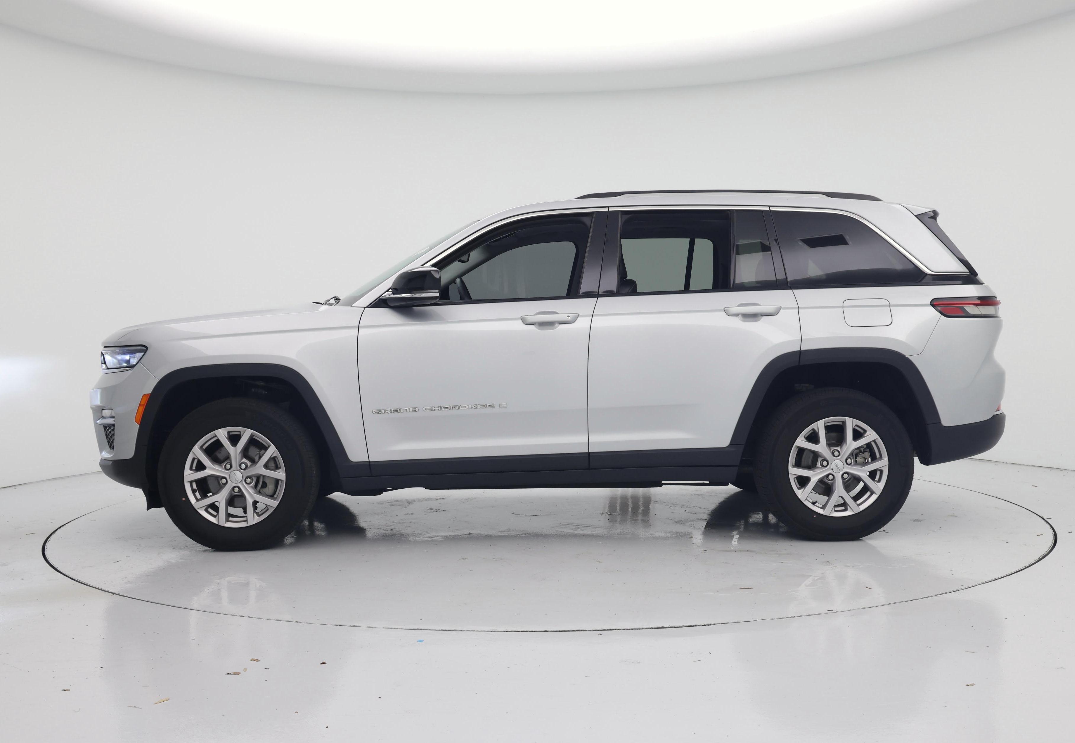 Thumbnail: 2022 Jeep Grand Cherokee - 3