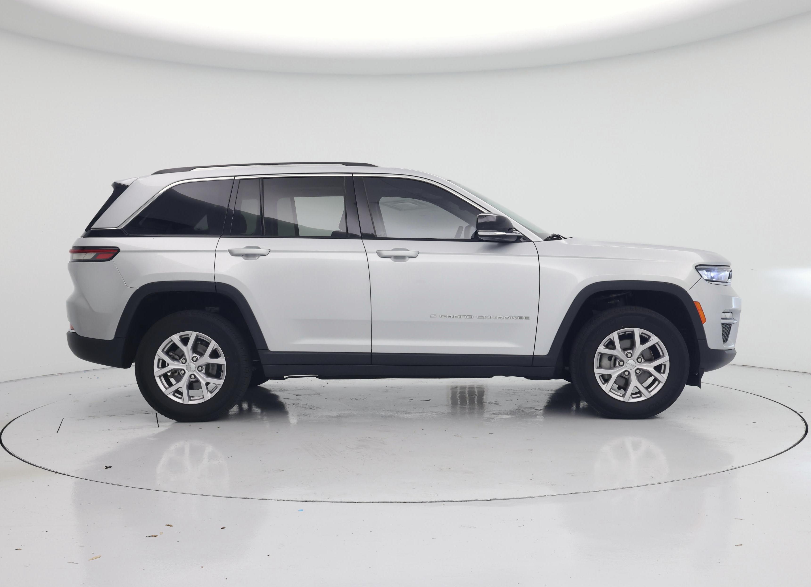 Thumbnail: 2022 Jeep Grand Cherokee - 7