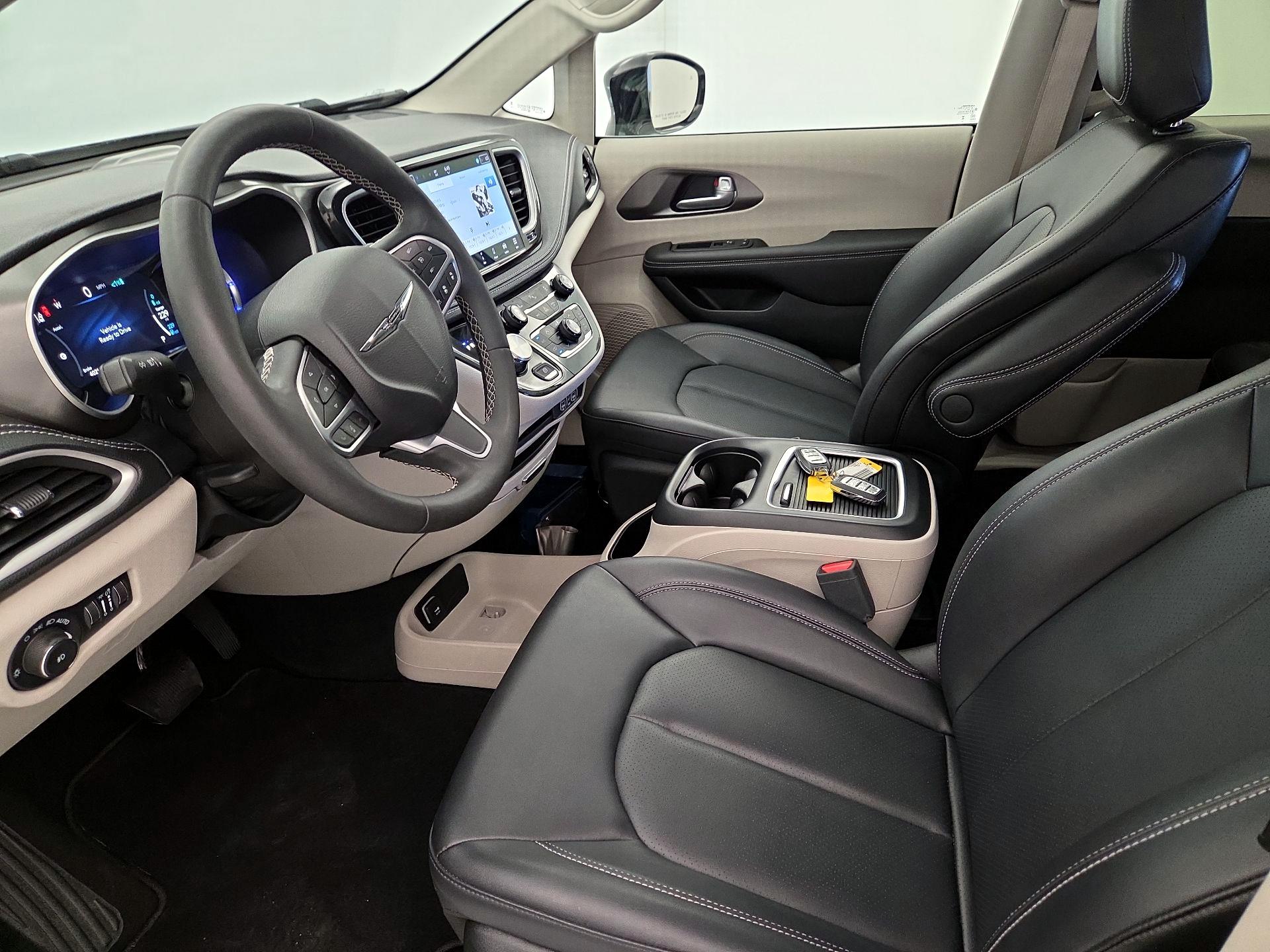 Thumbnail: 2024 Chrysler Pacifica - 11
