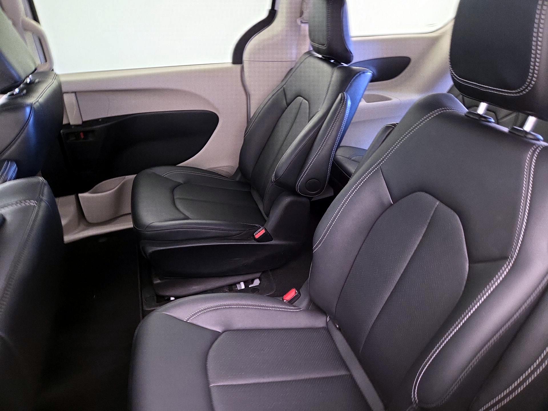 Thumbnail: 2024 Chrysler Pacifica - 19
