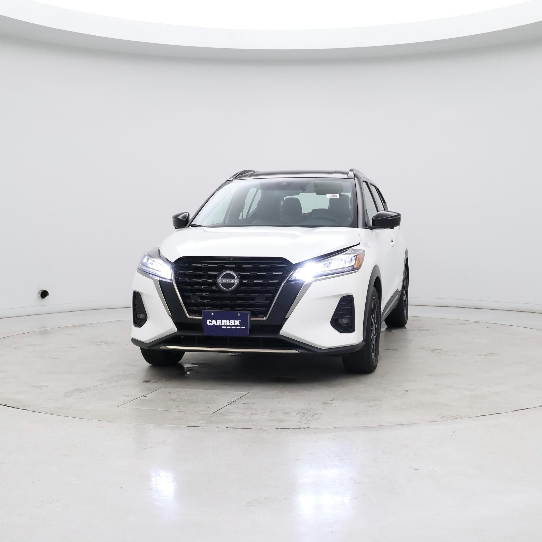 Thumbnail: 2023 Nissan Kicks - 4