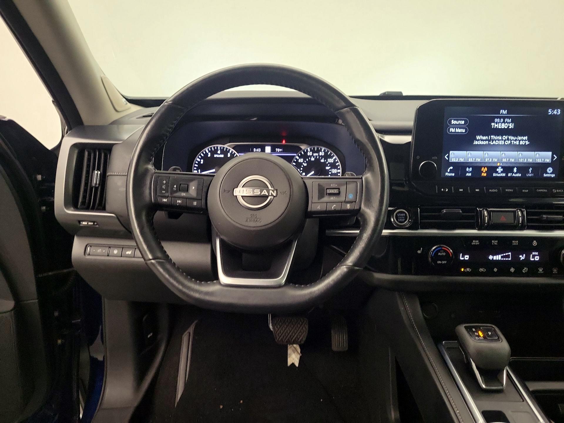Thumbnail: 2023 Nissan Pathfinder - 10