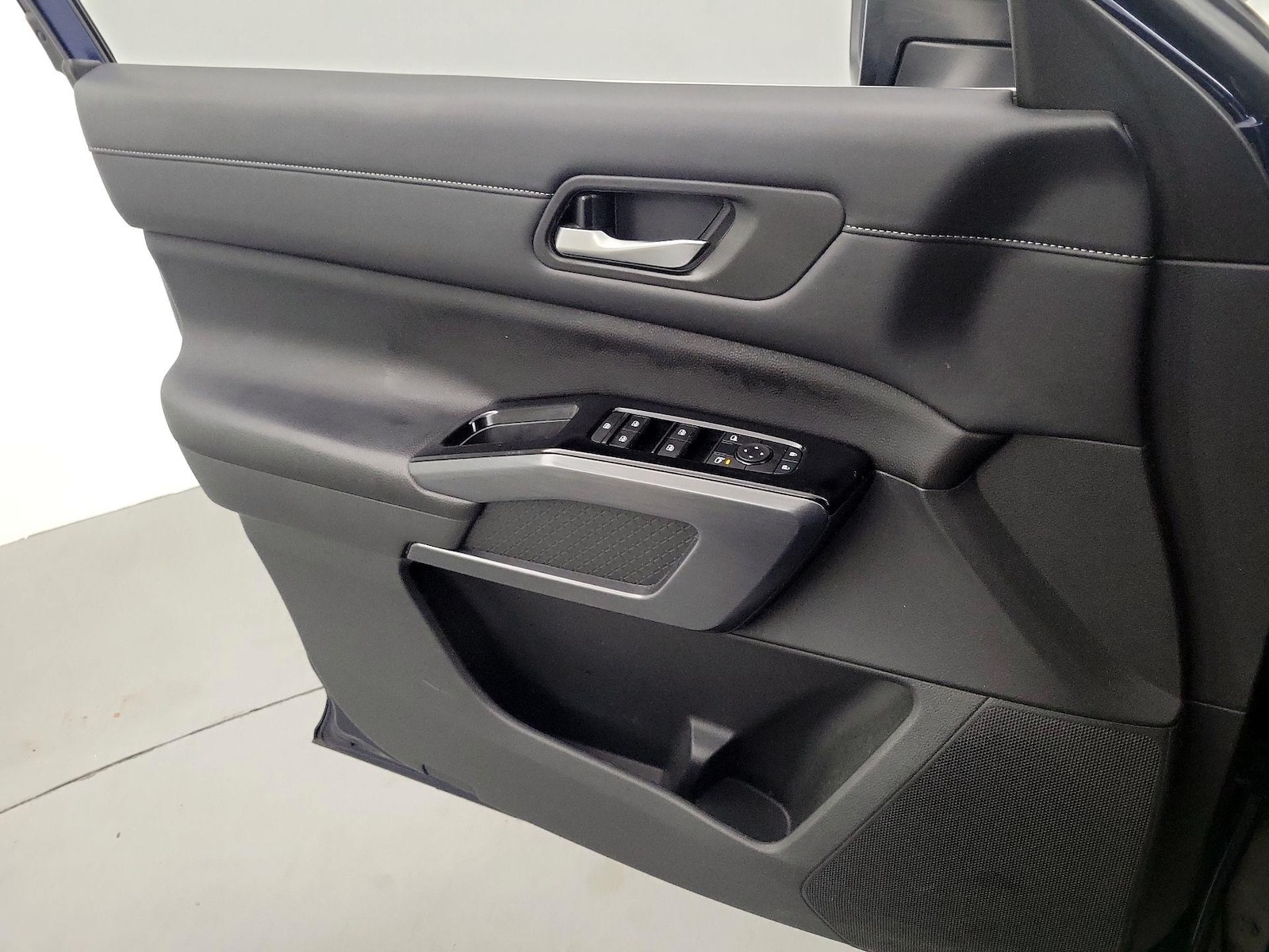 2023 Nissan Pathfinder SL - Photo 13