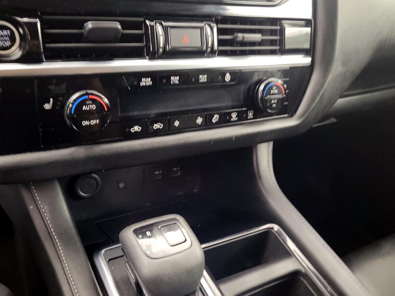 2023 Nissan Pathfinder SL - Photo 17