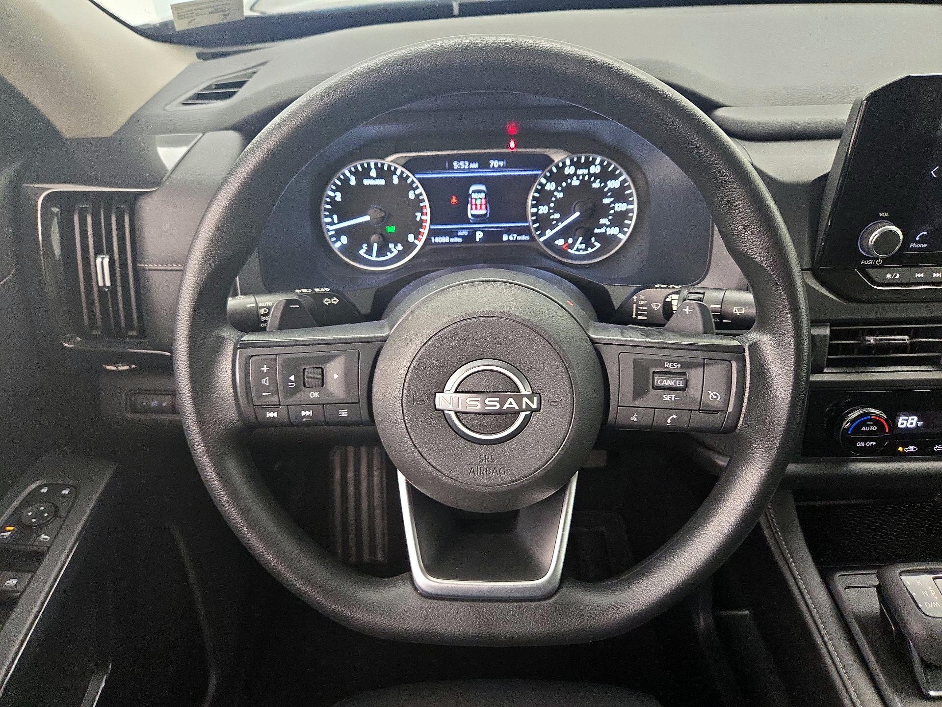 Thumbnail: 2024 Nissan Pathfinder - 10