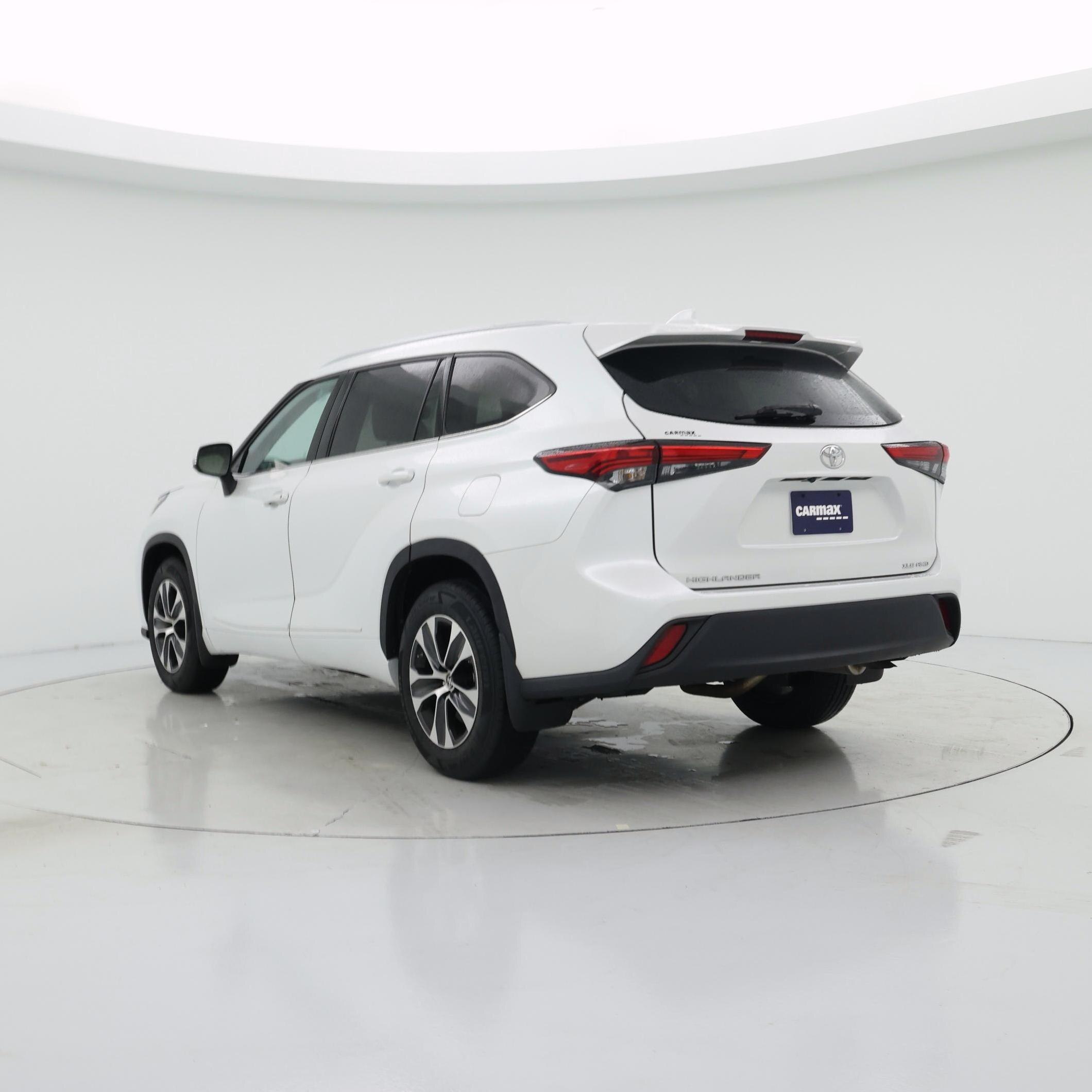 Thumbnail: 2022 Toyota Highlander - 2