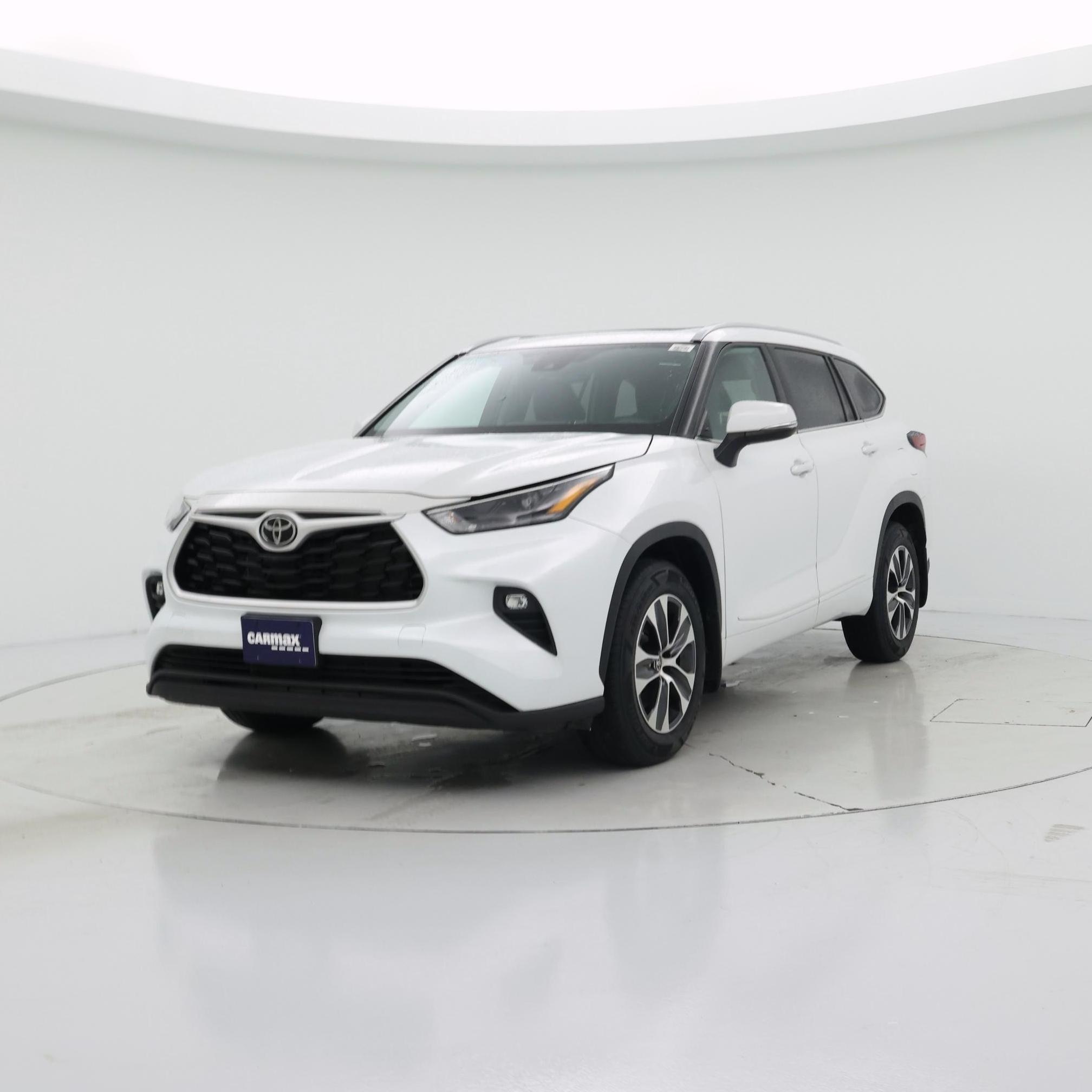 Thumbnail: 2022 Toyota Highlander - 4