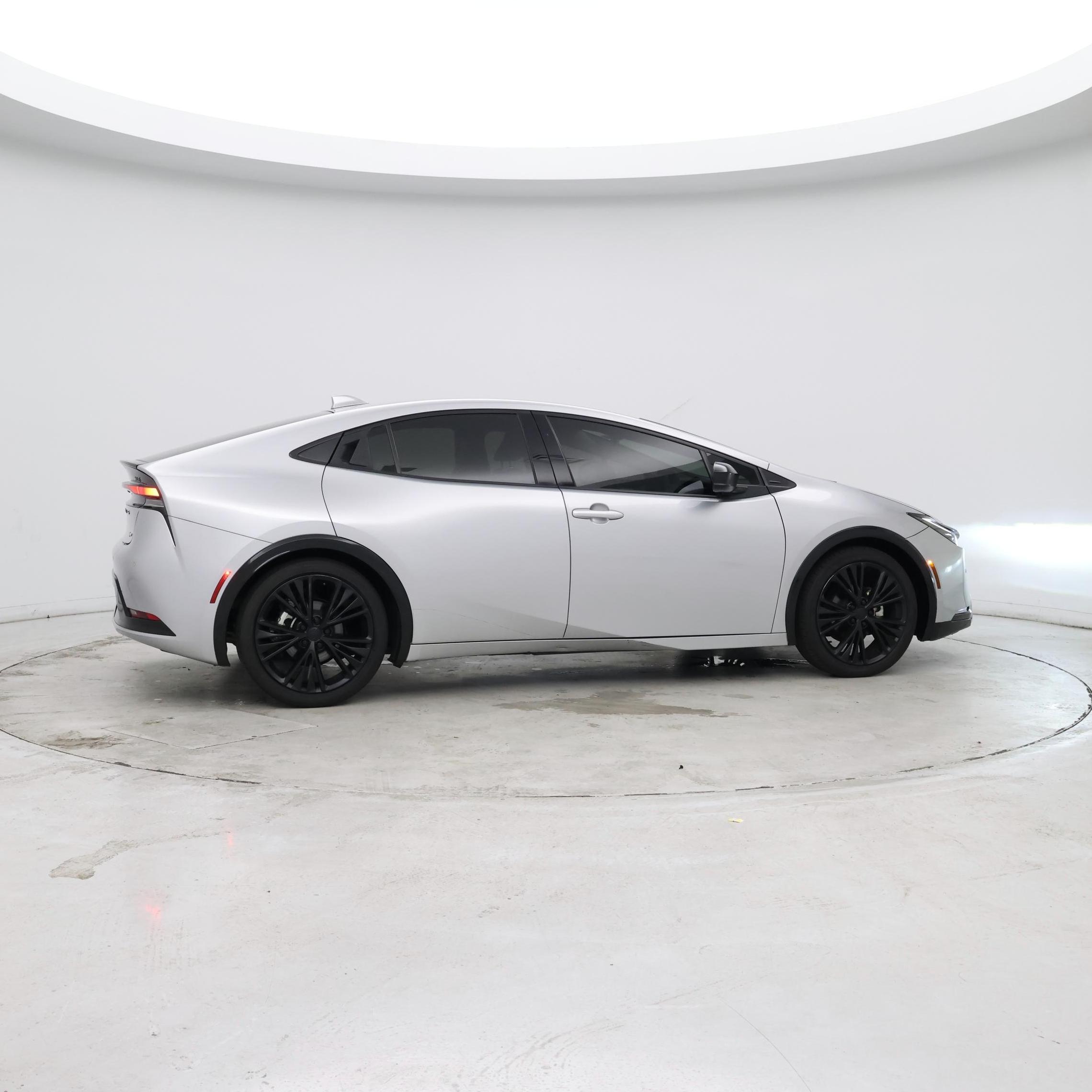Thumbnail: 2023 Toyota Prius - 8
