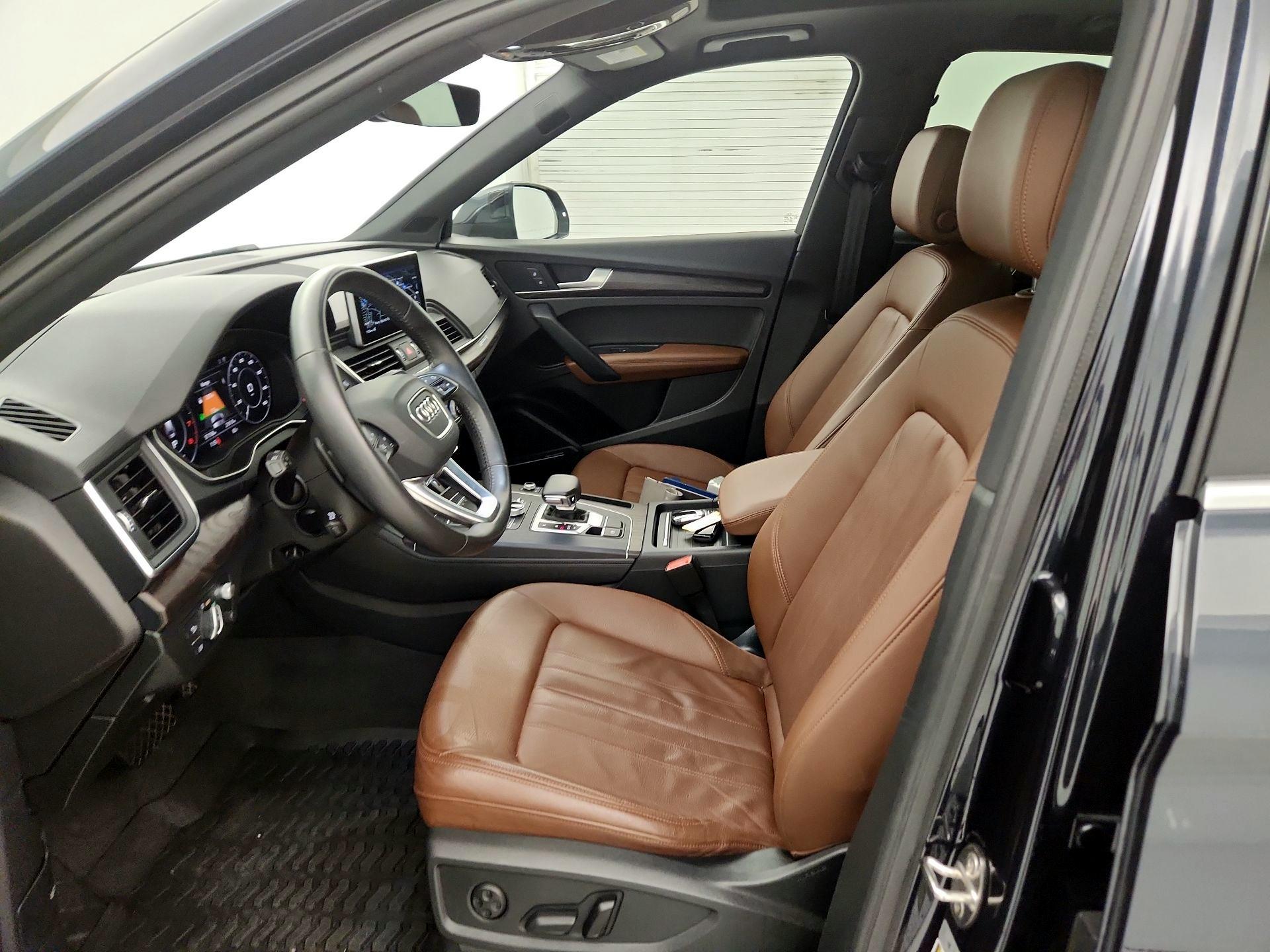 Thumbnail: 2020 Audi Q5 - 11
