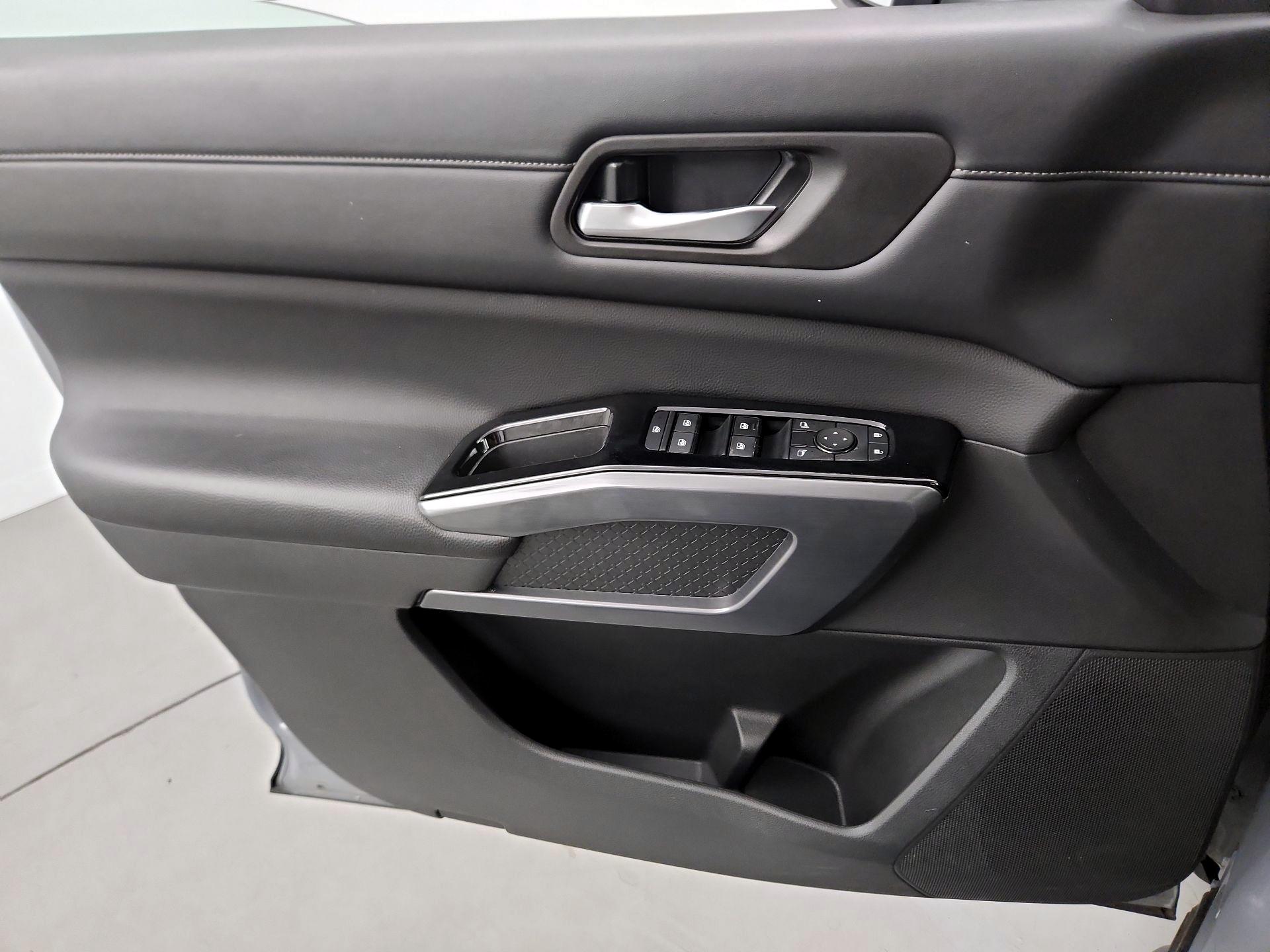 Thumbnail: 2024 Nissan Pathfinder - 12