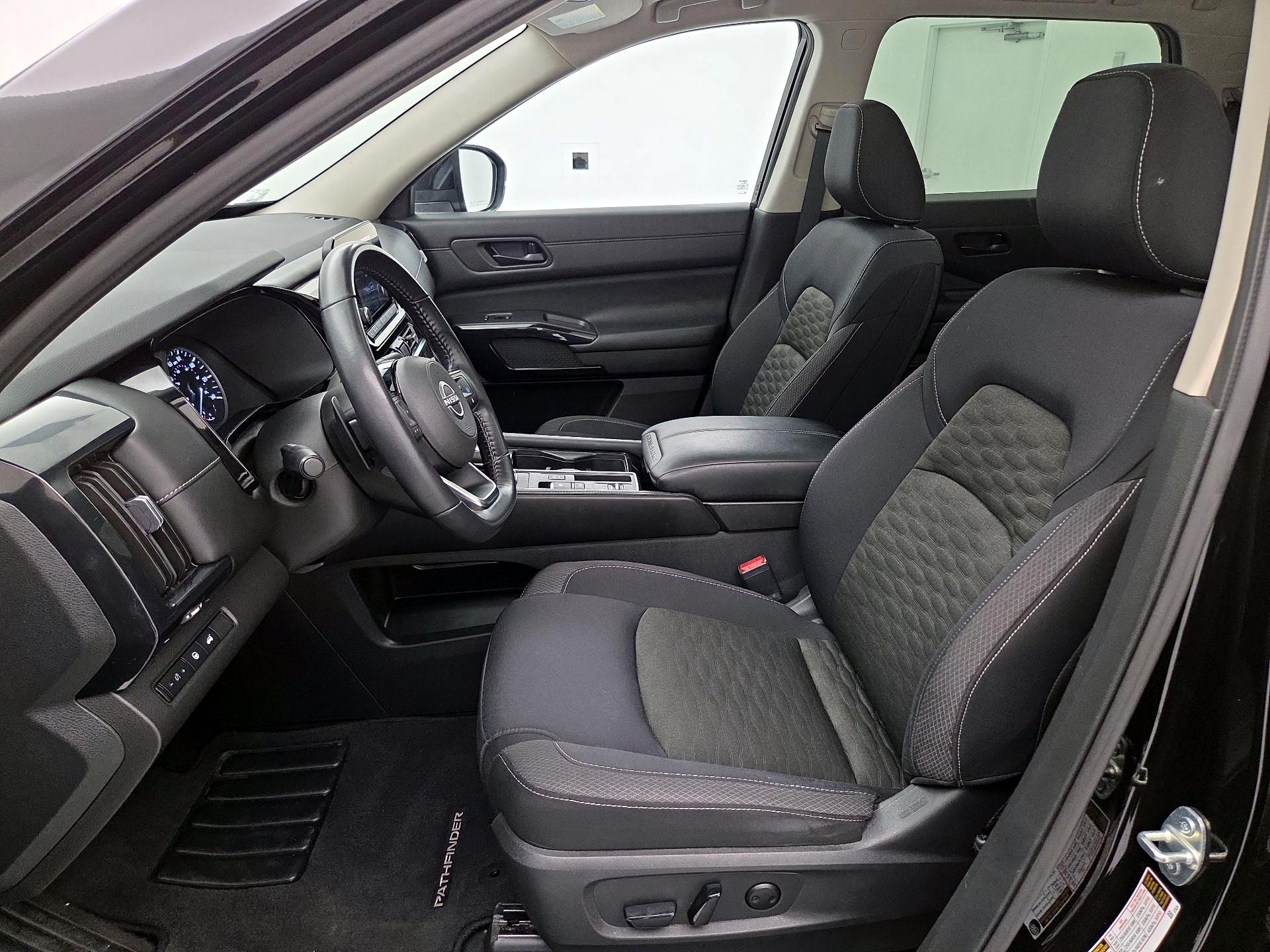 Thumbnail: 2023 Nissan Pathfinder - 11