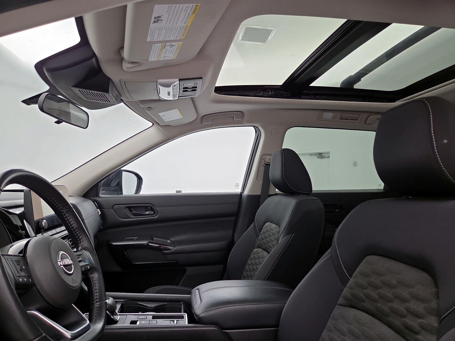 Thumbnail: 2023 Nissan Pathfinder - 19