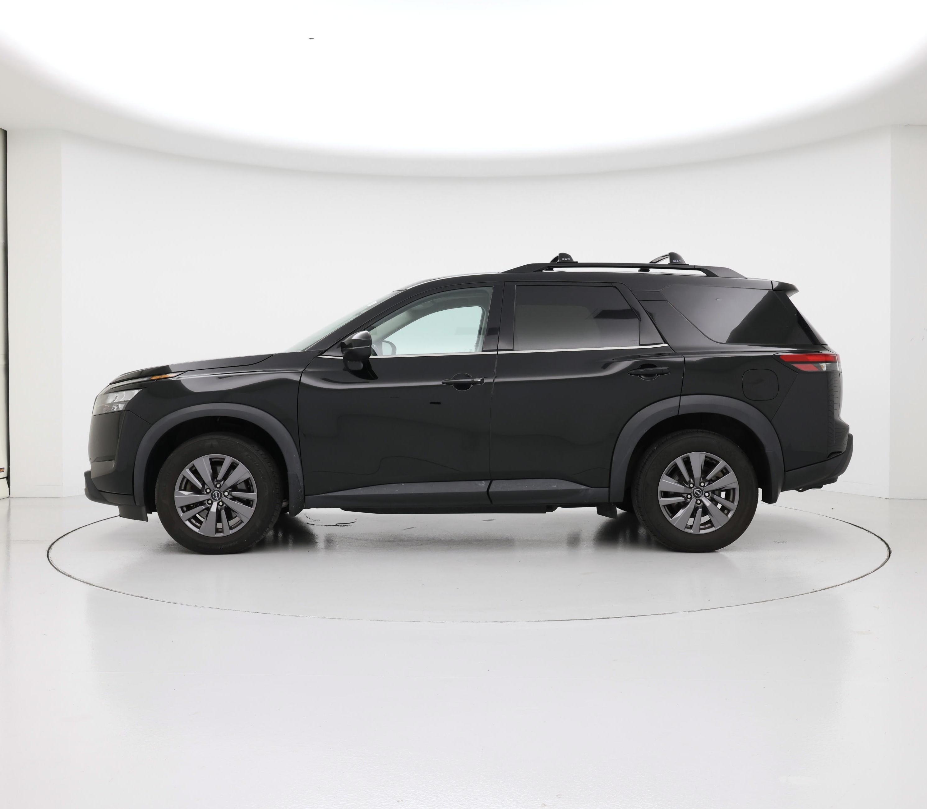 Thumbnail: 2023 Nissan Pathfinder - 3
