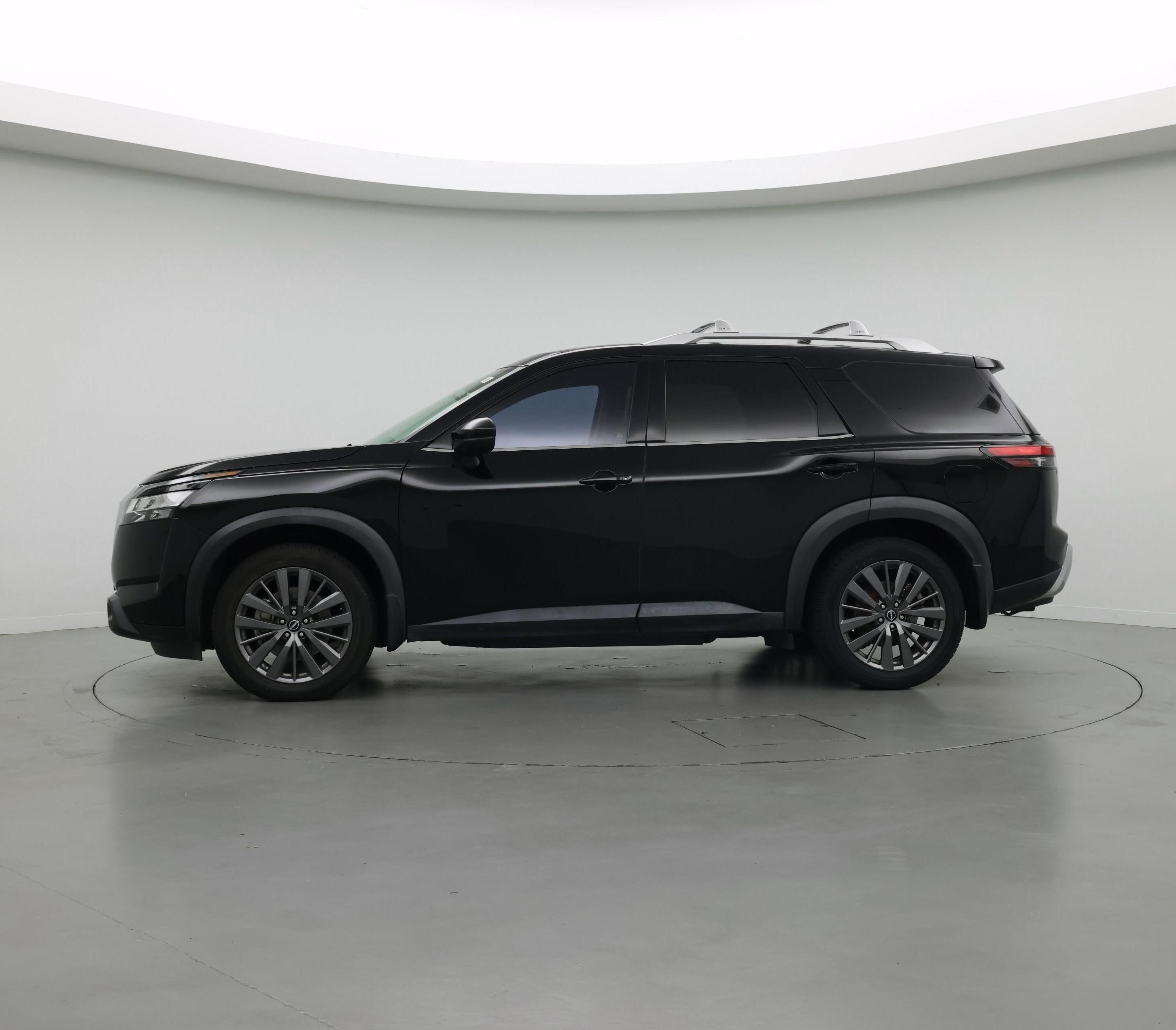 Thumbnail: 2022 Nissan Pathfinder - 3