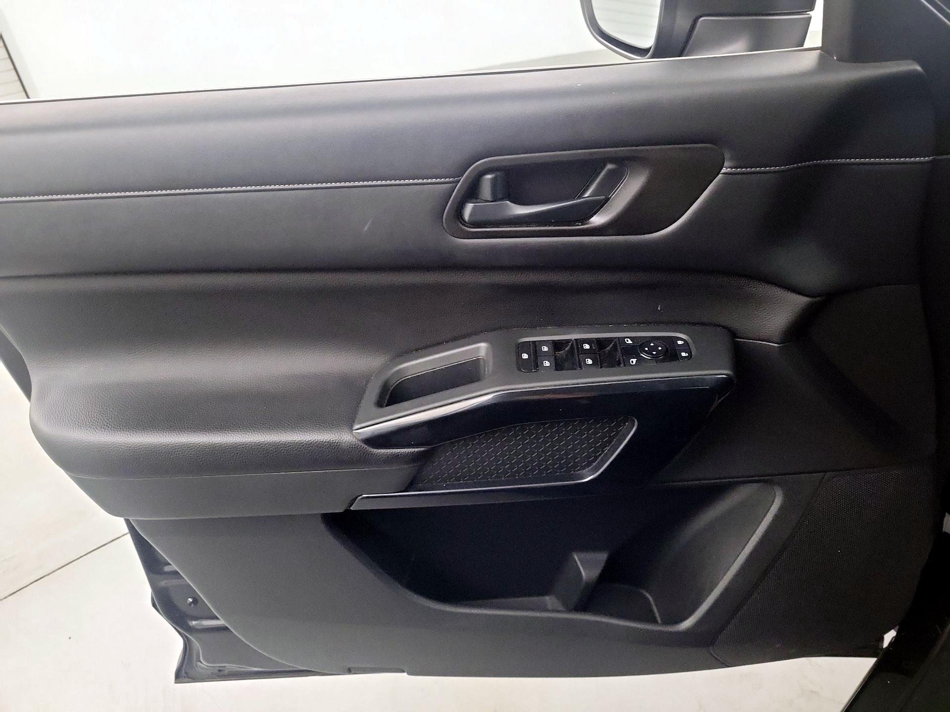 Thumbnail: 2024 Nissan Pathfinder - 12