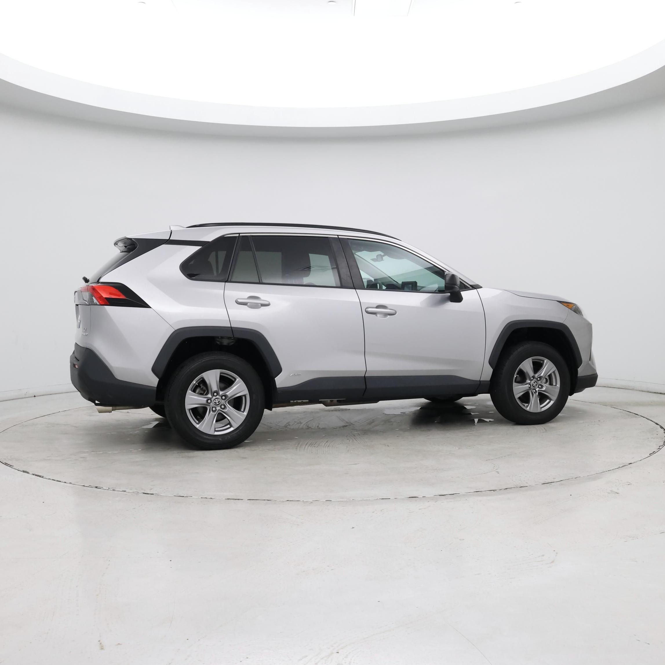 Thumbnail: 2022 Toyota RAV4 - 8