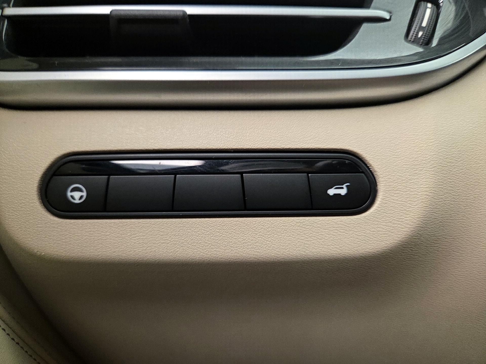 Thumbnail: 2023 INFINITI QX60 - 13