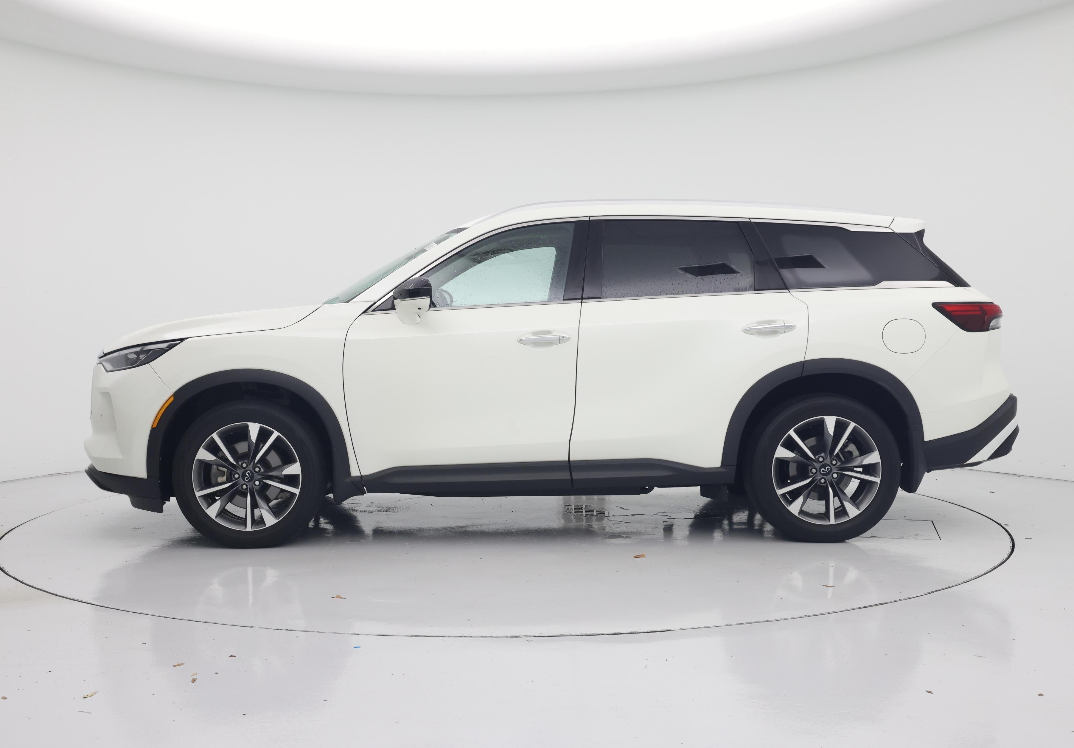 Thumbnail: 2023 INFINITI QX60 - 3