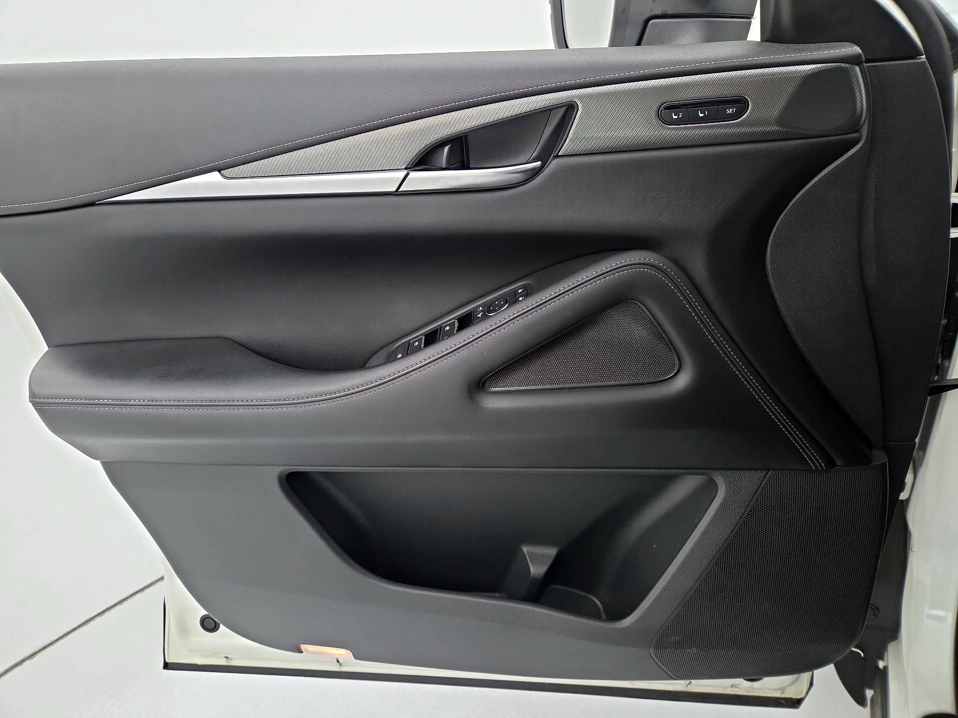 Thumbnail: 2023 INFINITI QX60 - 12