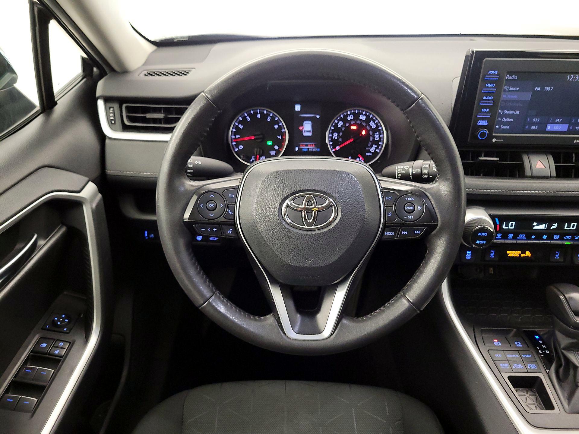 Thumbnail: 2022 Toyota RAV4 - 10