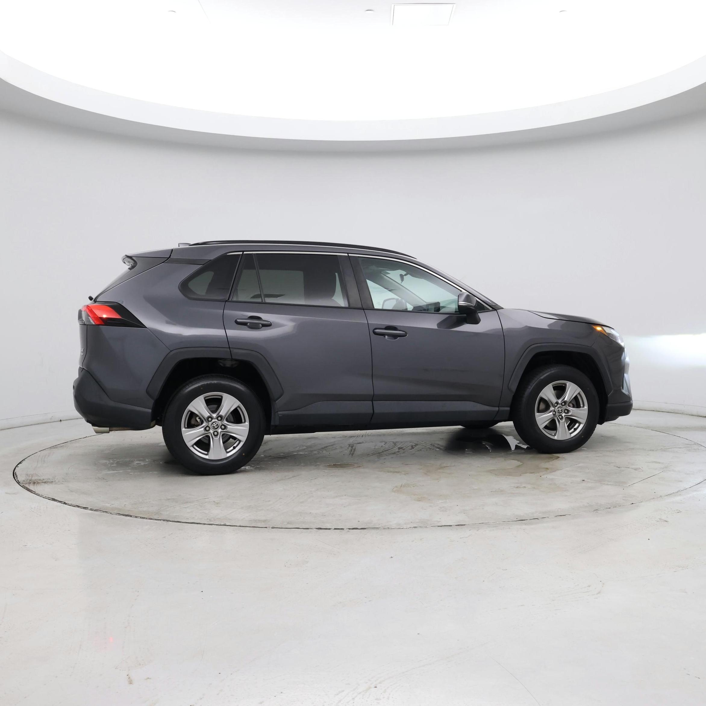 Thumbnail: 2022 Toyota RAV4 - 8