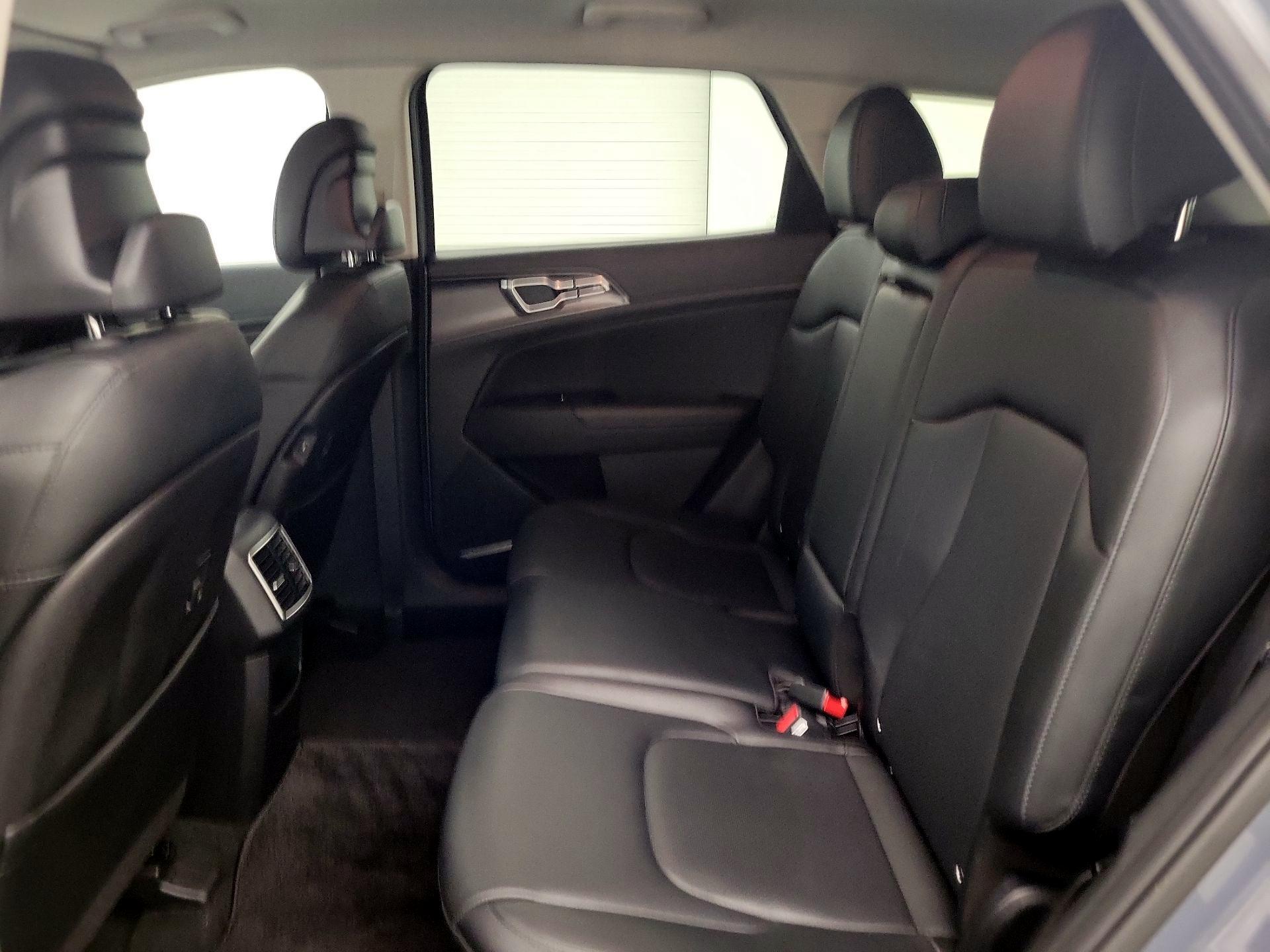 Thumbnail: 2023 Kia Sportage - 19
