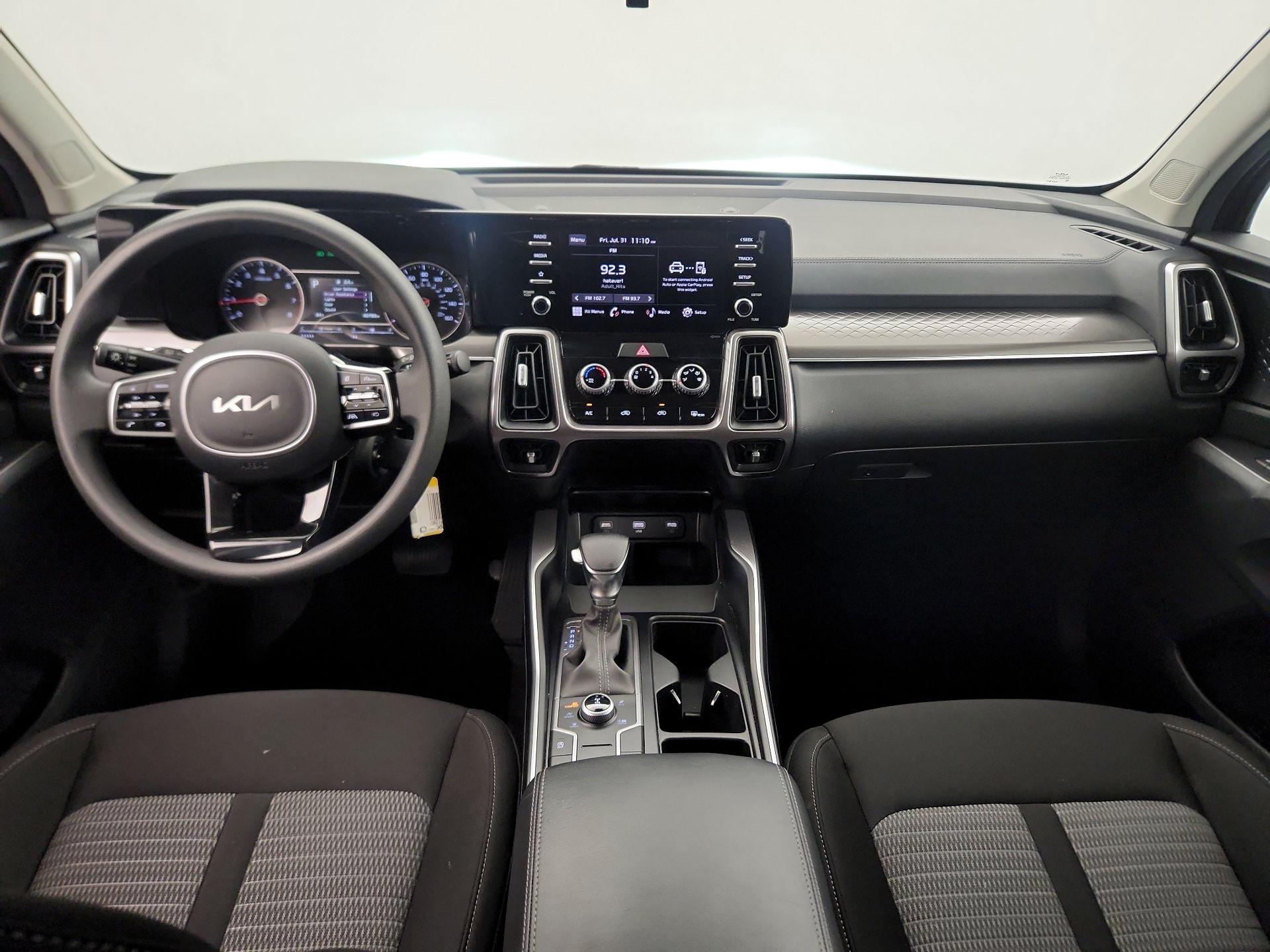 Thumbnail: 2023 Kia Sorento - 9