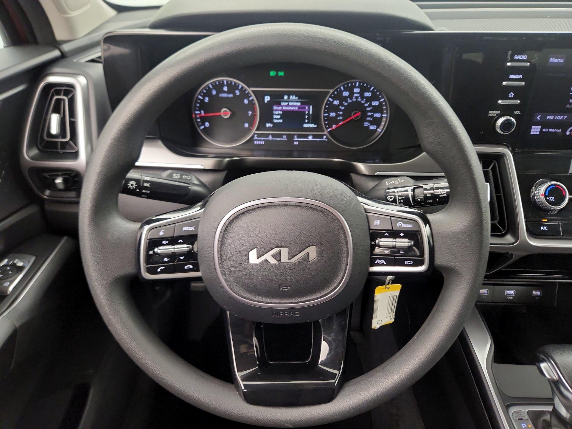 Thumbnail: 2023 Kia Sorento - 10