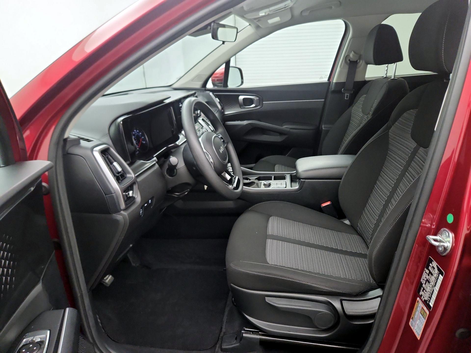 Thumbnail: 2023 Kia Sorento - 11