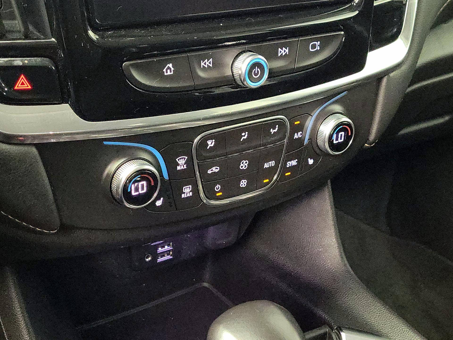Thumbnail: 2021 Chevrolet Traverse - 16