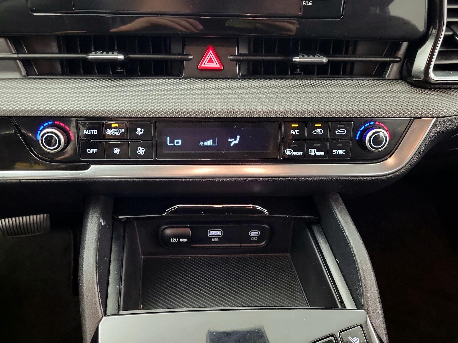 2023 Kia Sportage LX Hybrid - Photo 17