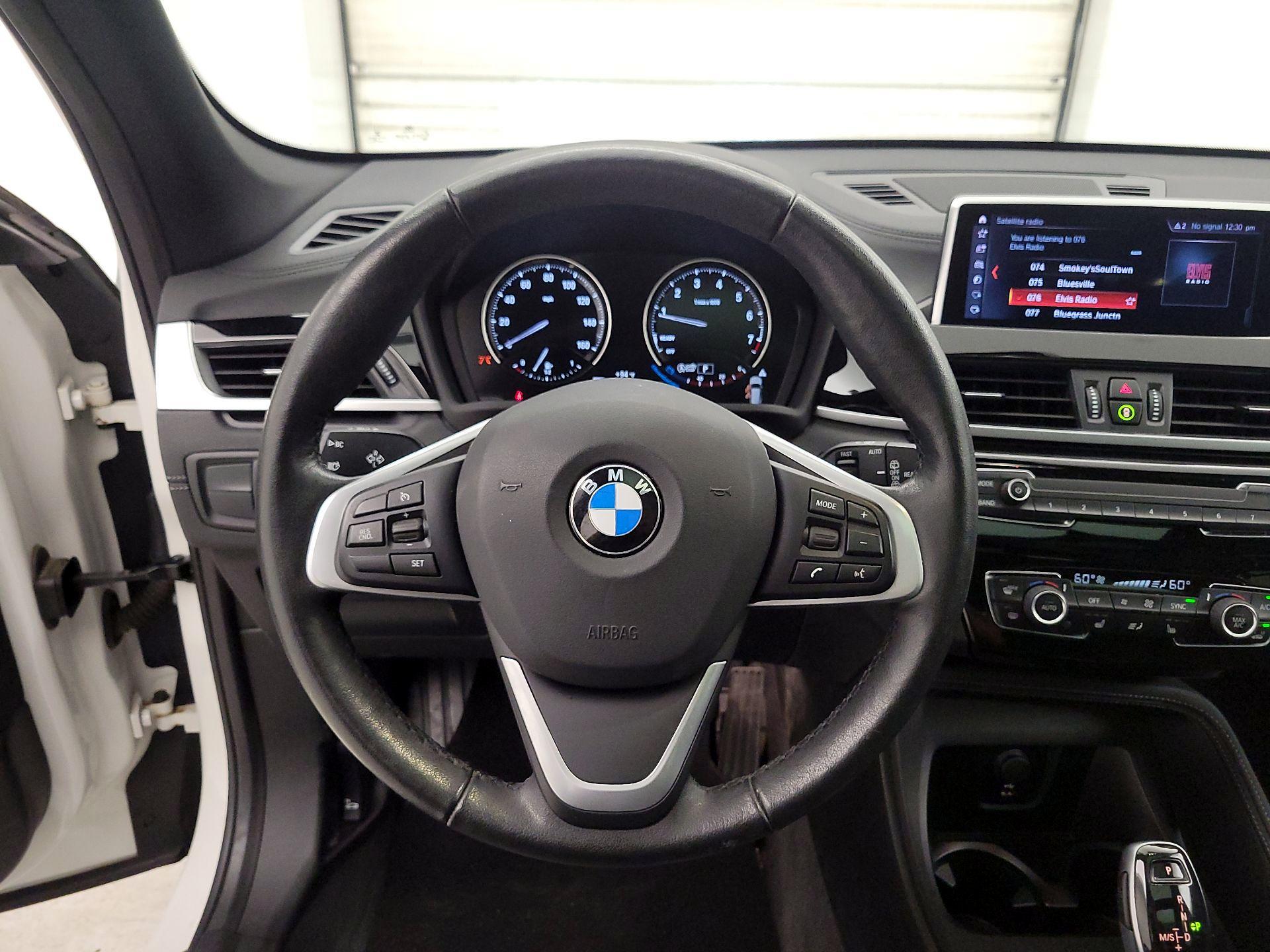 Thumbnail: 2022 BMW X1 - 10