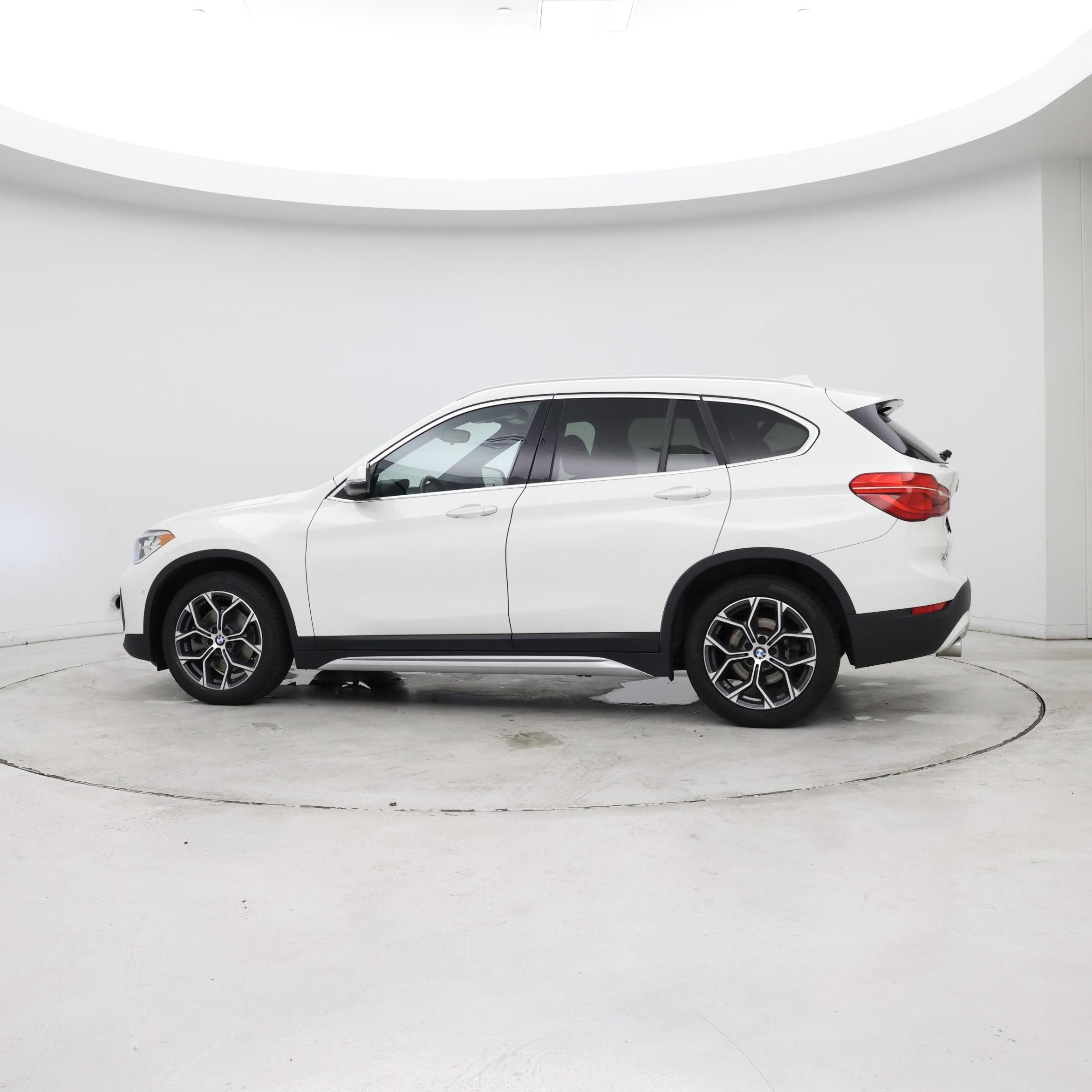 Thumbnail: 2022 BMW X1 - 3