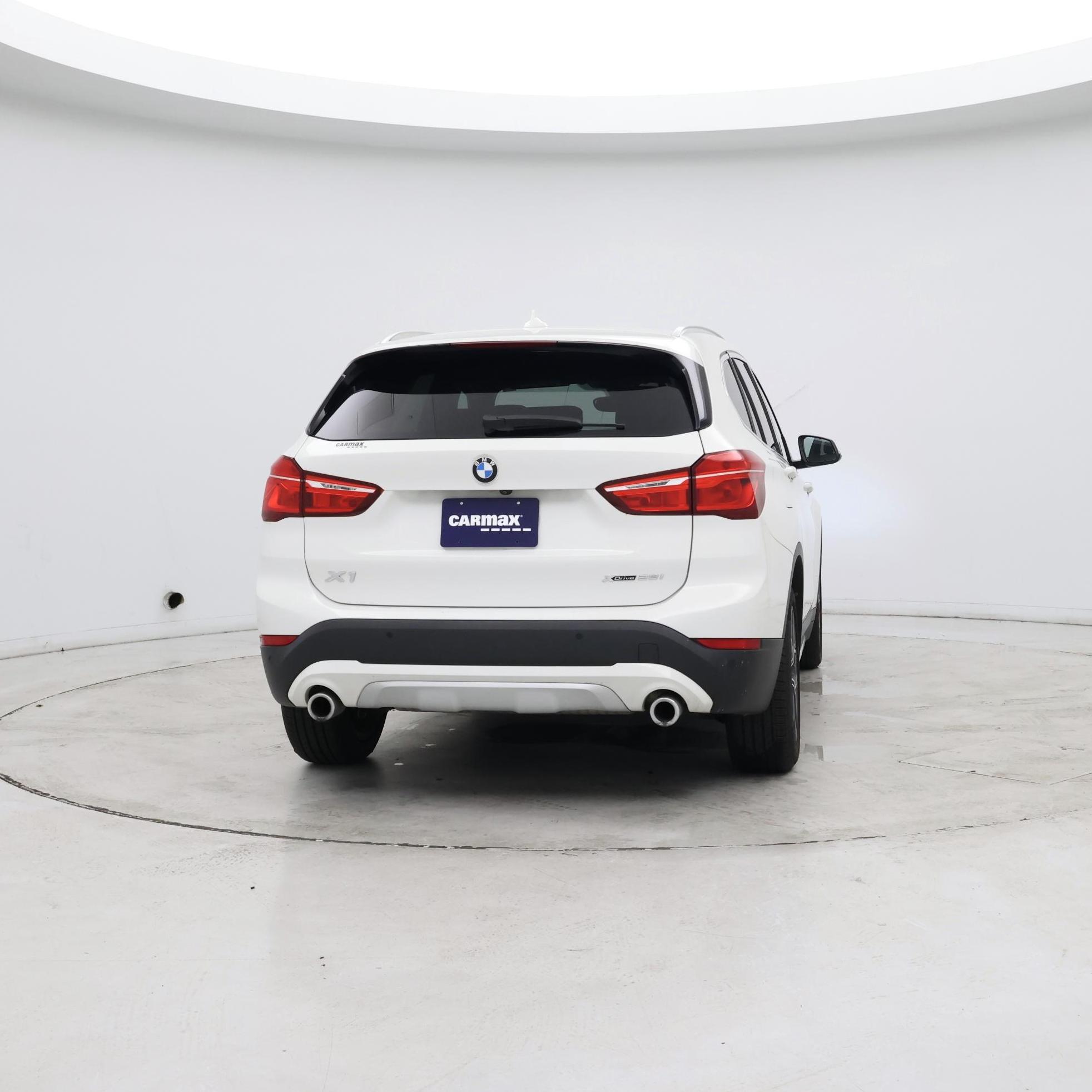 Thumbnail: 2022 BMW X1 - 8