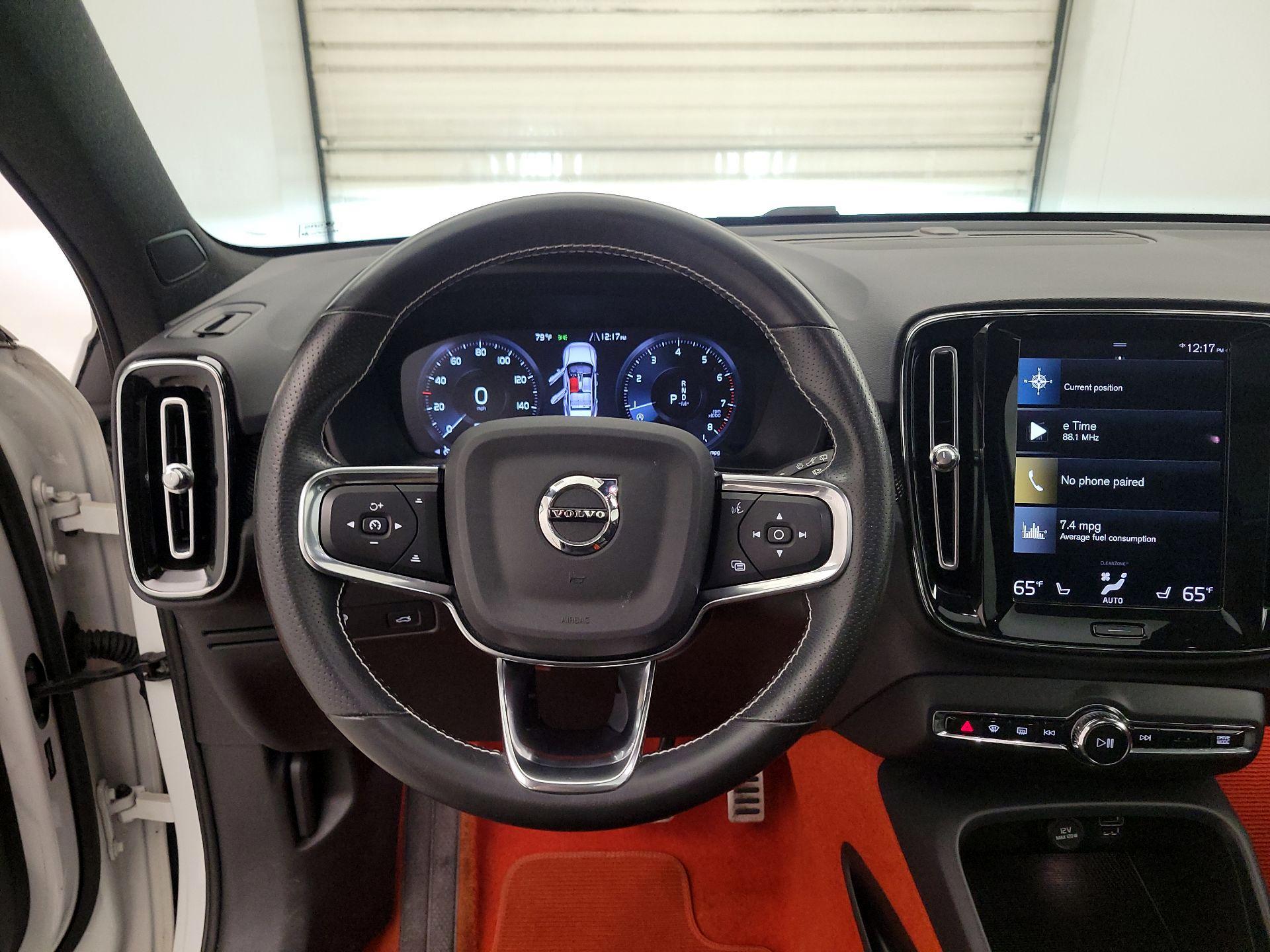 Thumbnail: 2021 Volvo XC40 - 10