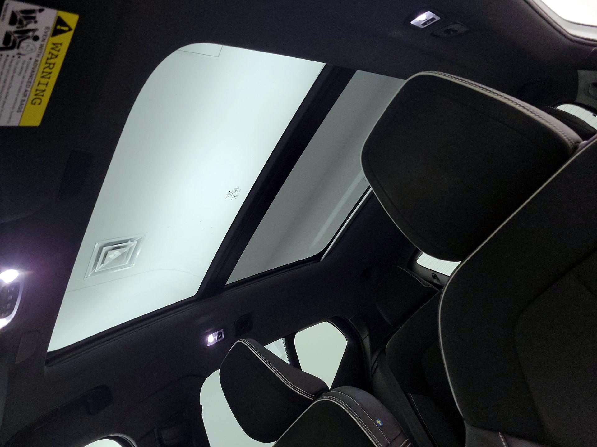 Thumbnail: 2021 Volvo XC40 - 19